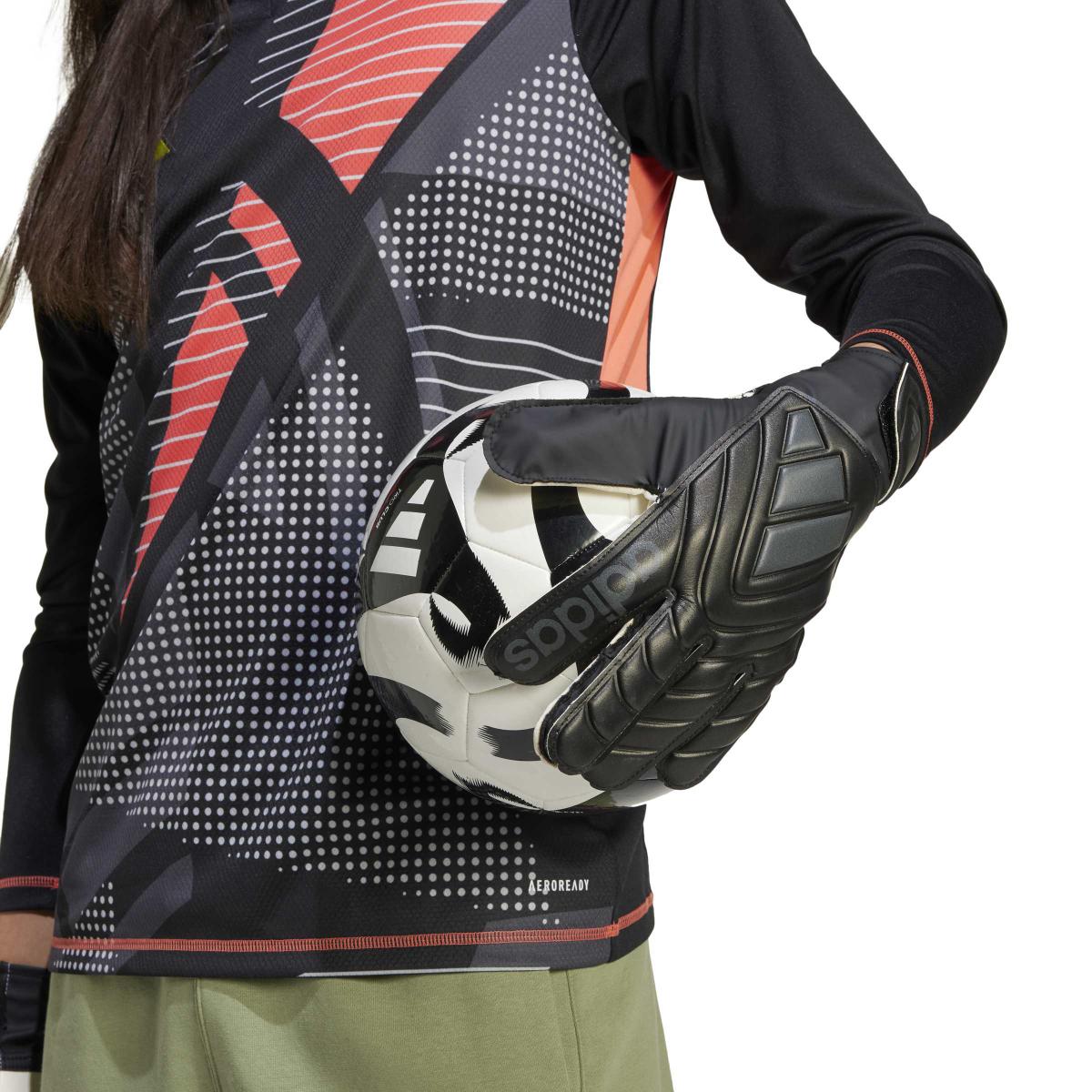 product/2/0/2025_09_adidas_iw6282_2_hardware_on_model_detail_view_1_white.jpg