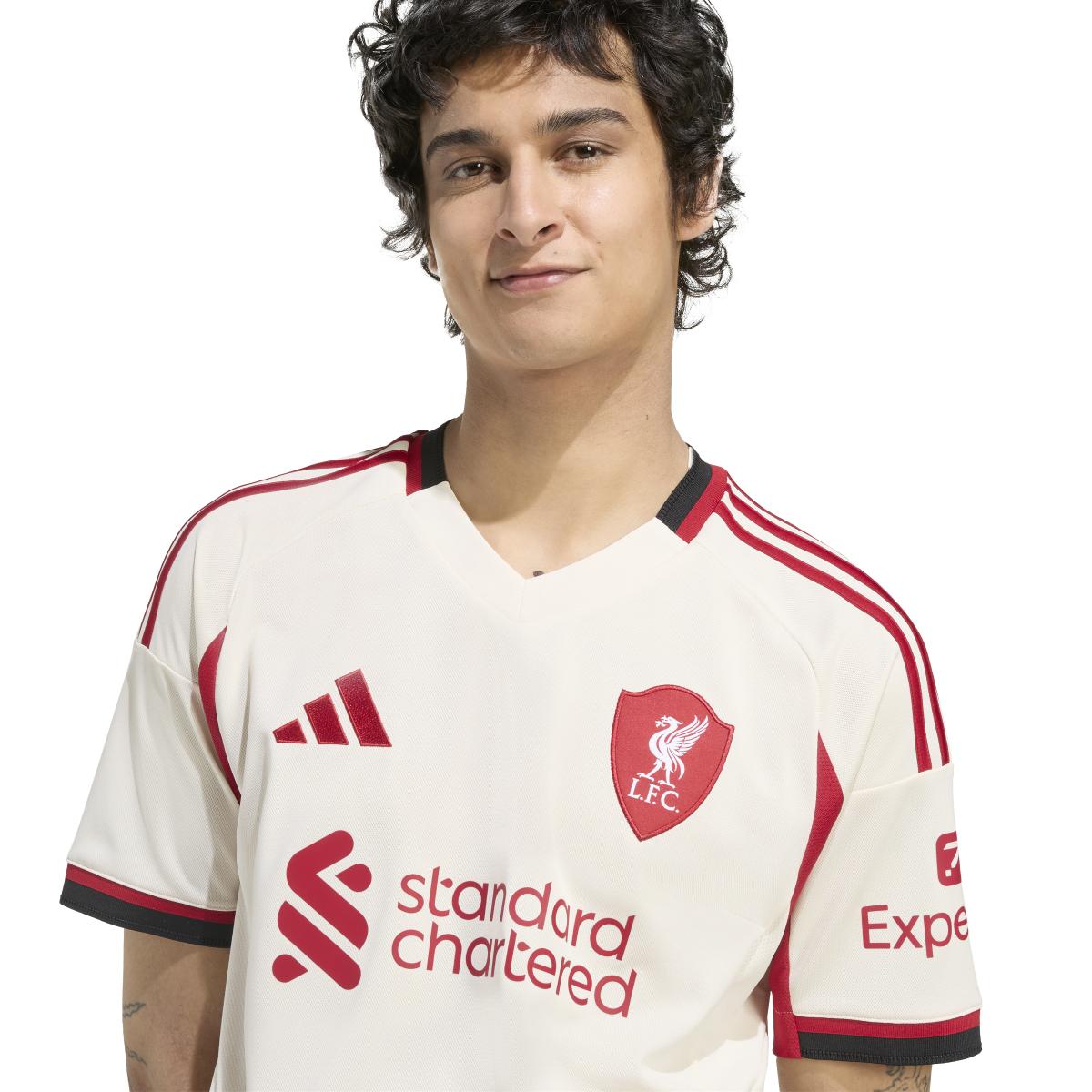 product/2/0/2025_adidas_jv6487_6_apparel_on_model_detail_view_1_transparent.jpg