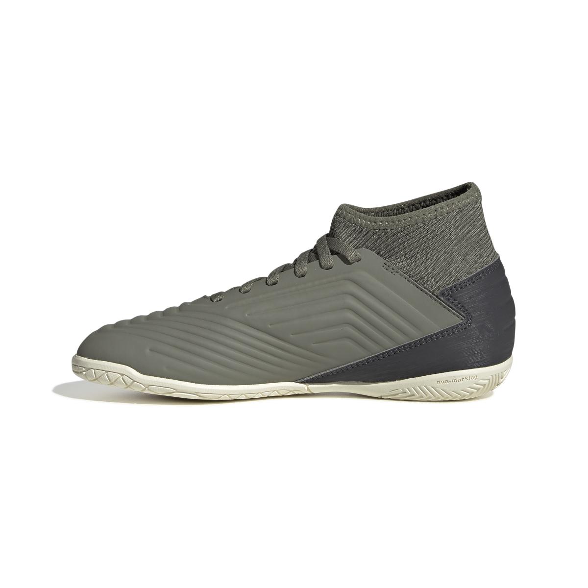 product/a/d/adidas_ef8219_5_footwear_photography_side_medial_center_view_white_000.jpg