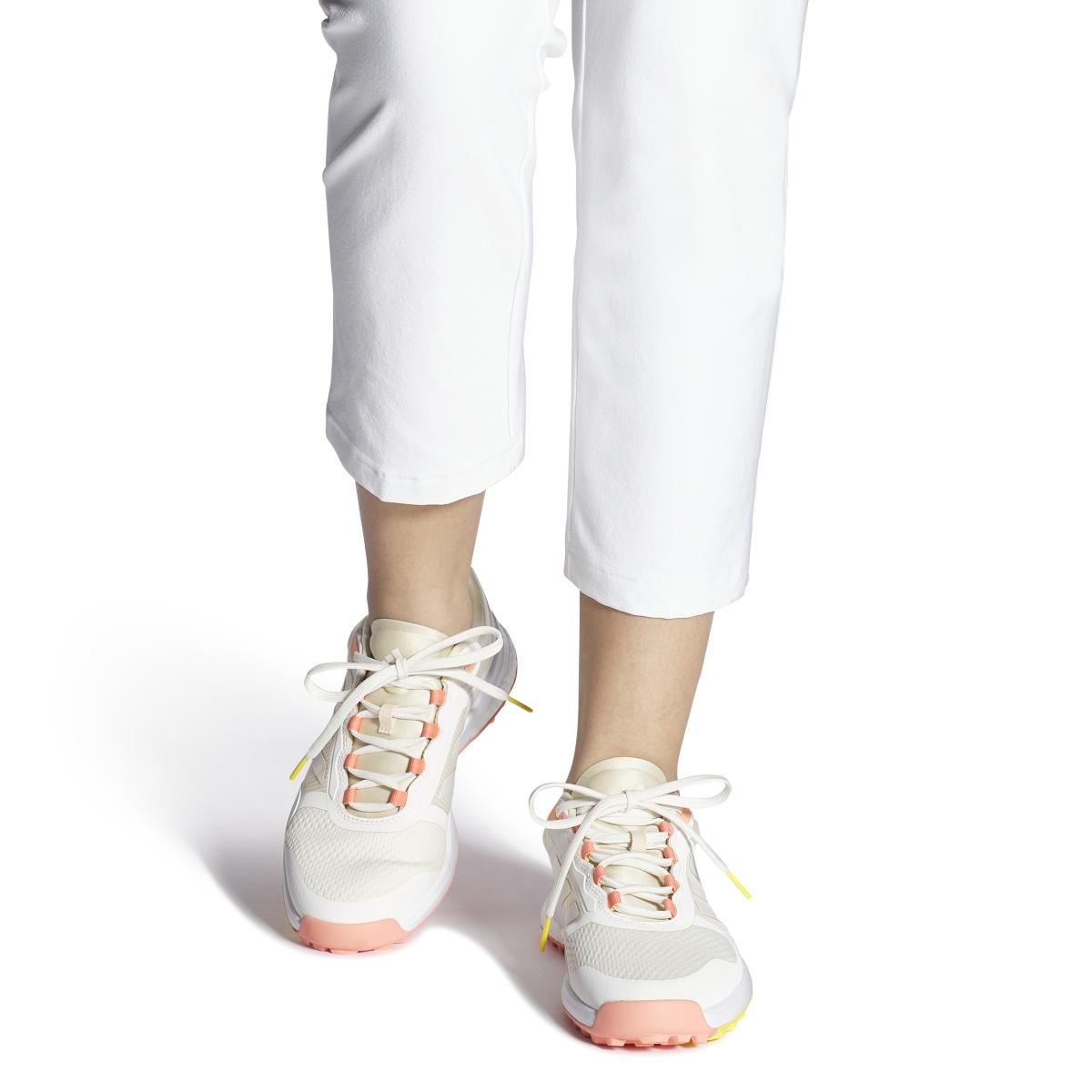 product/a/d/adidas_gv9398_11_footwear_on_model_front_view_white.jpg
