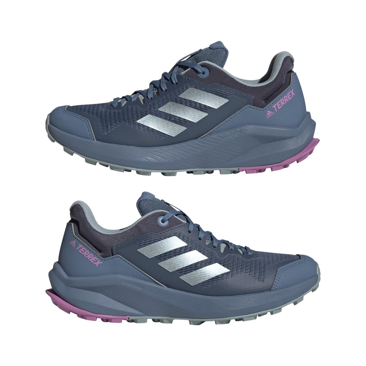 product/a/d/adidas_gw5554_12_footwear_photography_mirrored_pair_view_white_000.jpg