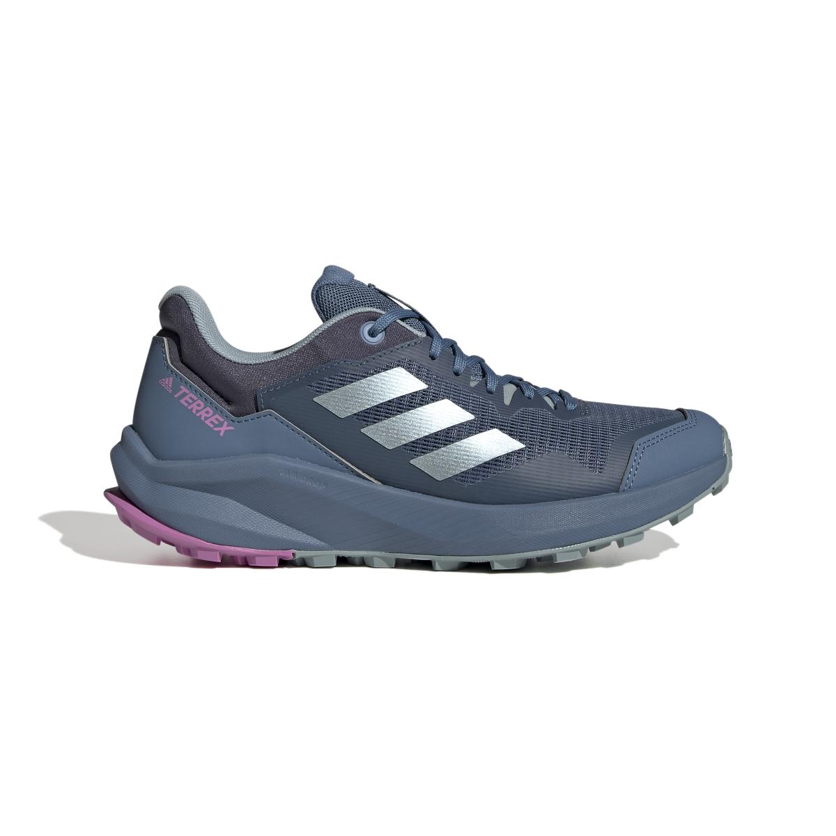 product/a/d/adidas_gw5554_1_footwear_photography_side_lateral_center_view_white_000.jpg