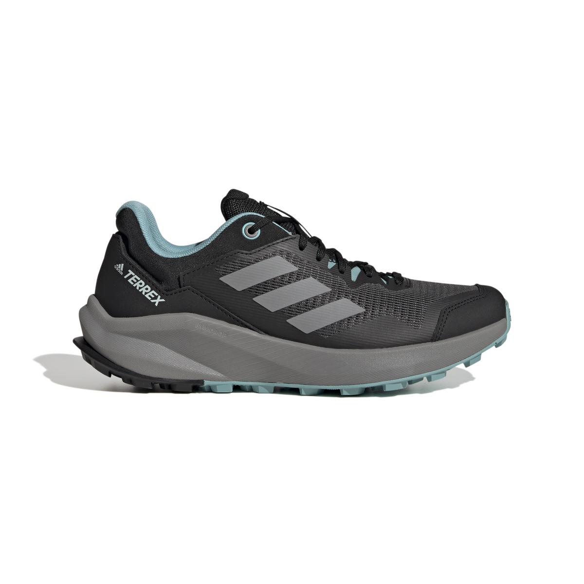 product/a/d/adidas_gw5557_1_footwear_photography_side_lateral_center_view_white_000.jpg