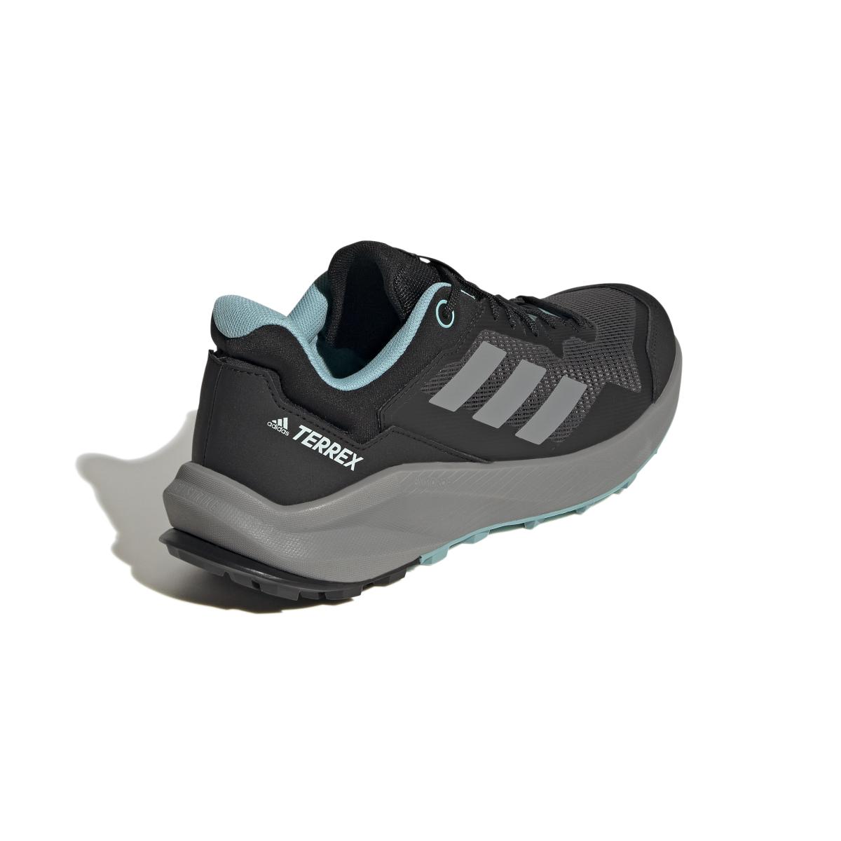 product/a/d/adidas_gw5557_7_footwear_photography_back_lateral_top_view_white_000.jpg