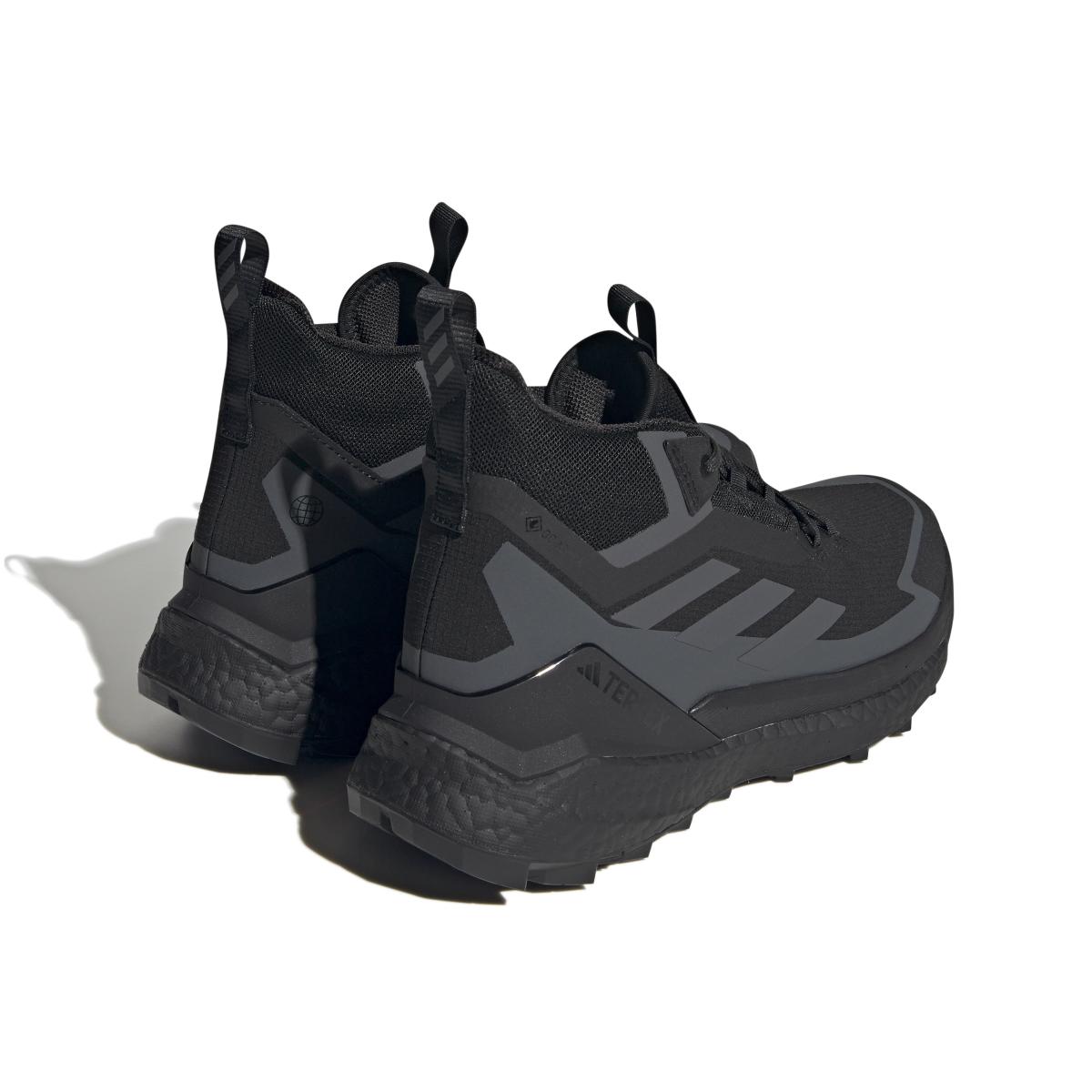 product/a/d/adidas_hq8383_7_footwear_photography_back_lateral_top_view_white.jpg
