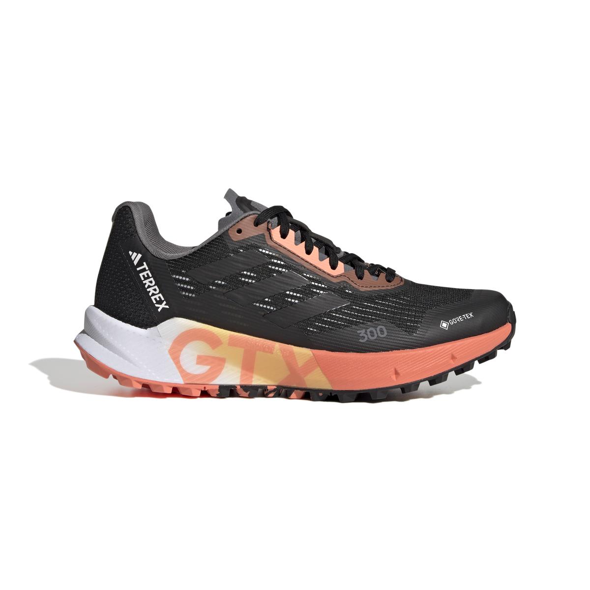 product/a/d/adidas_hr1146_1_footwear_photography_side_lateral_center_view_white_000.jpg