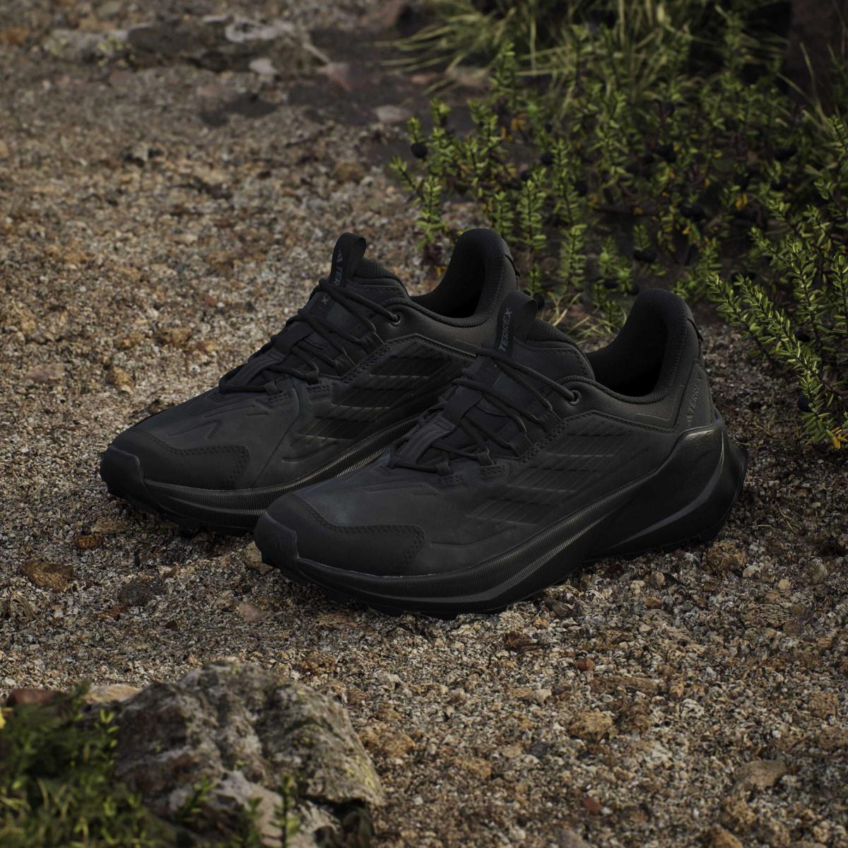 product/a/d/adidas_id0892_15_footwear_photography_heromrktng_view_5-nw091625.jpg