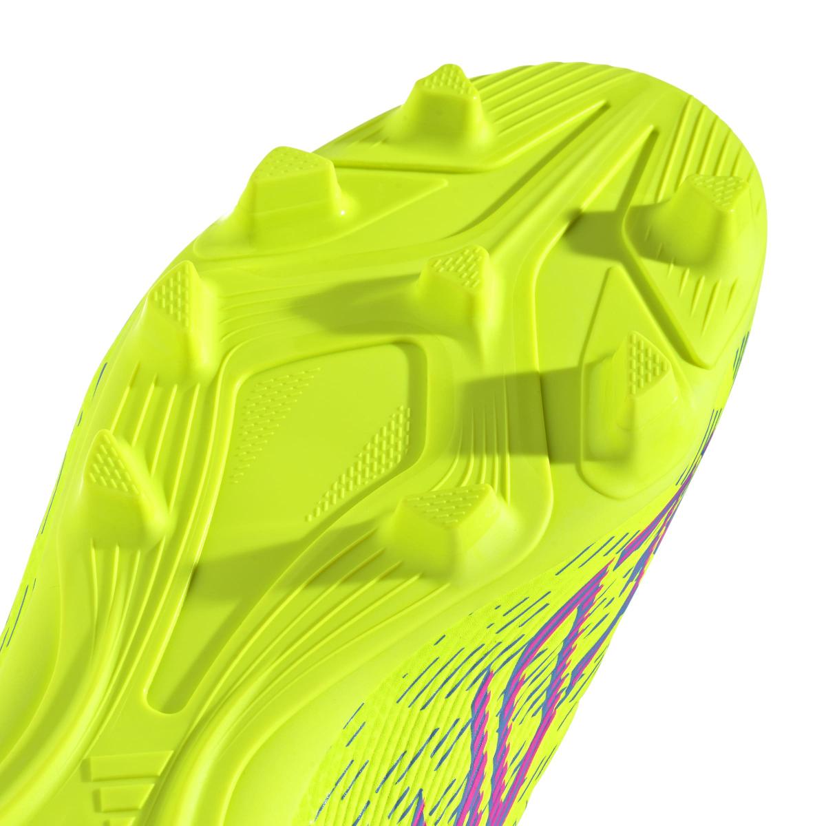 product/a/d/adidas_id1324_7_footwear_photography_detail_view_1_white-nw091625.jpg