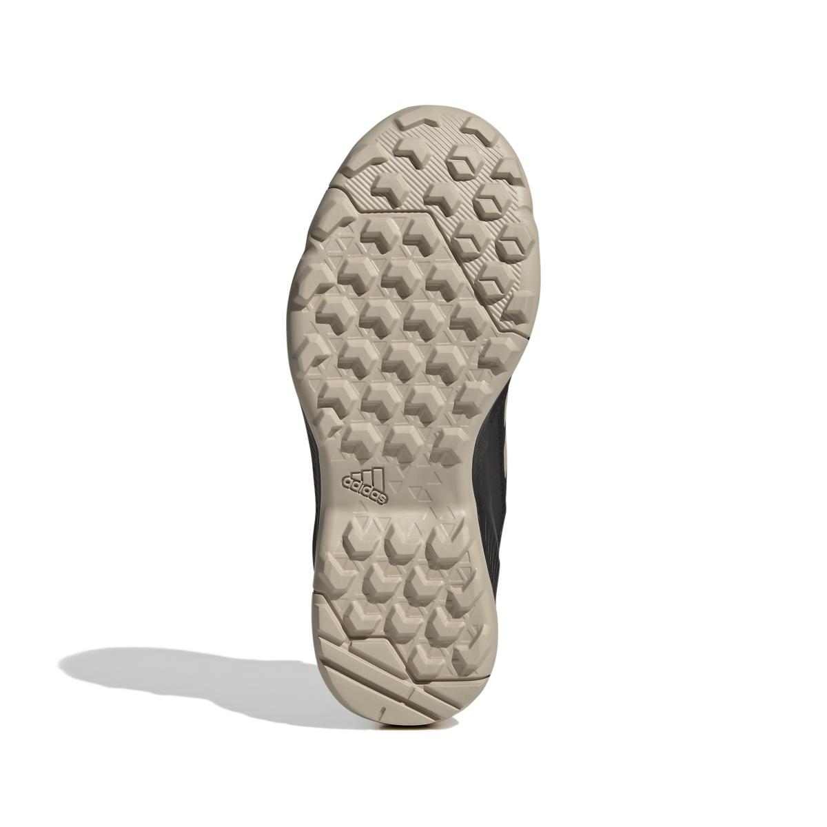 product/a/d/adidas_id7851_4_footwear_photography_bottom_view_white.jpg