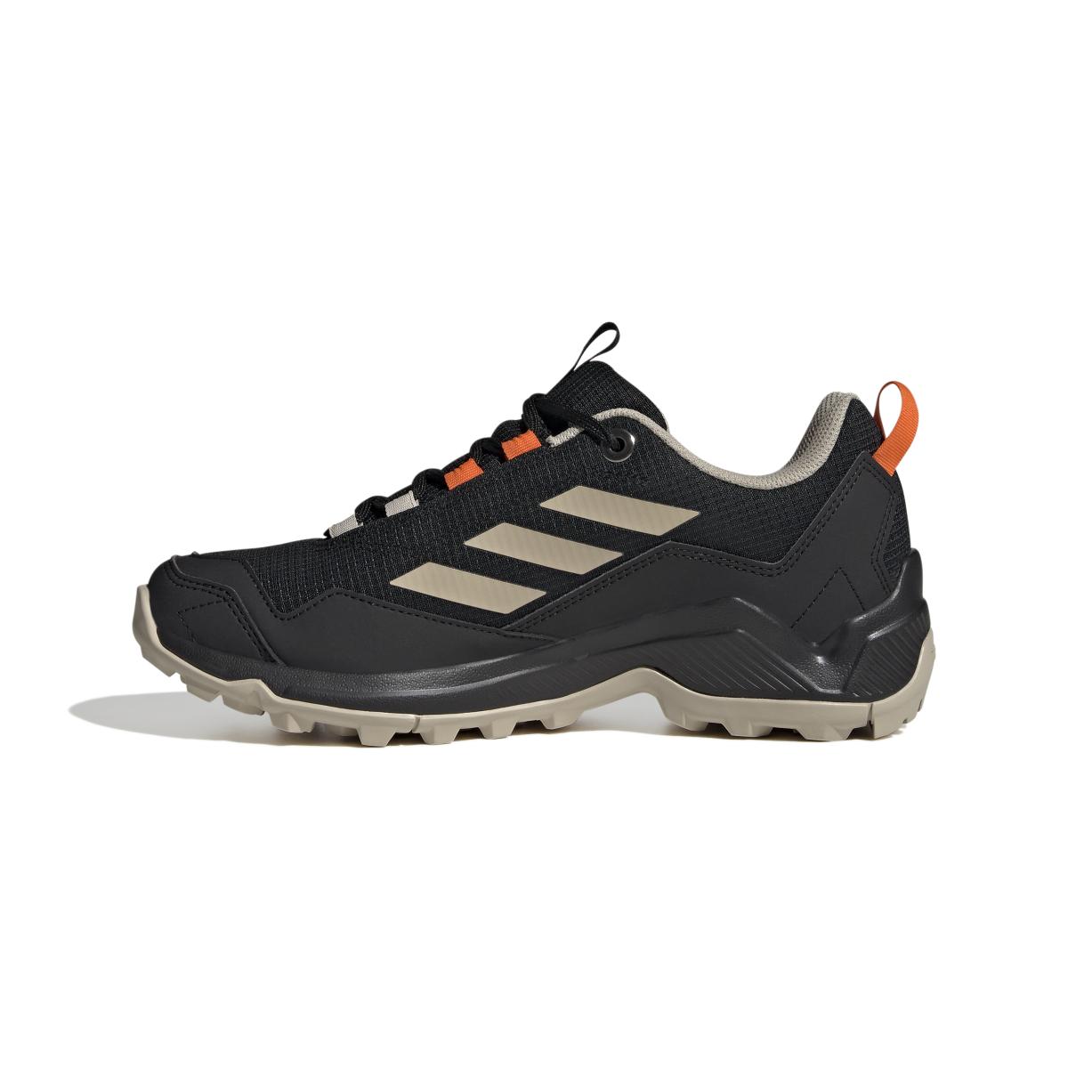 product/a/d/adidas_id7851_5_footwear_photography_side_medial_center_view_white.jpg