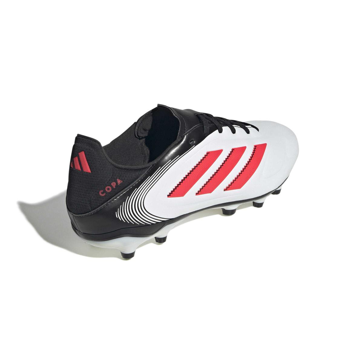 product/a/d/adidas_id9049_6_footwear_photography_back_lateral_top_view_white-nw092325.jpg