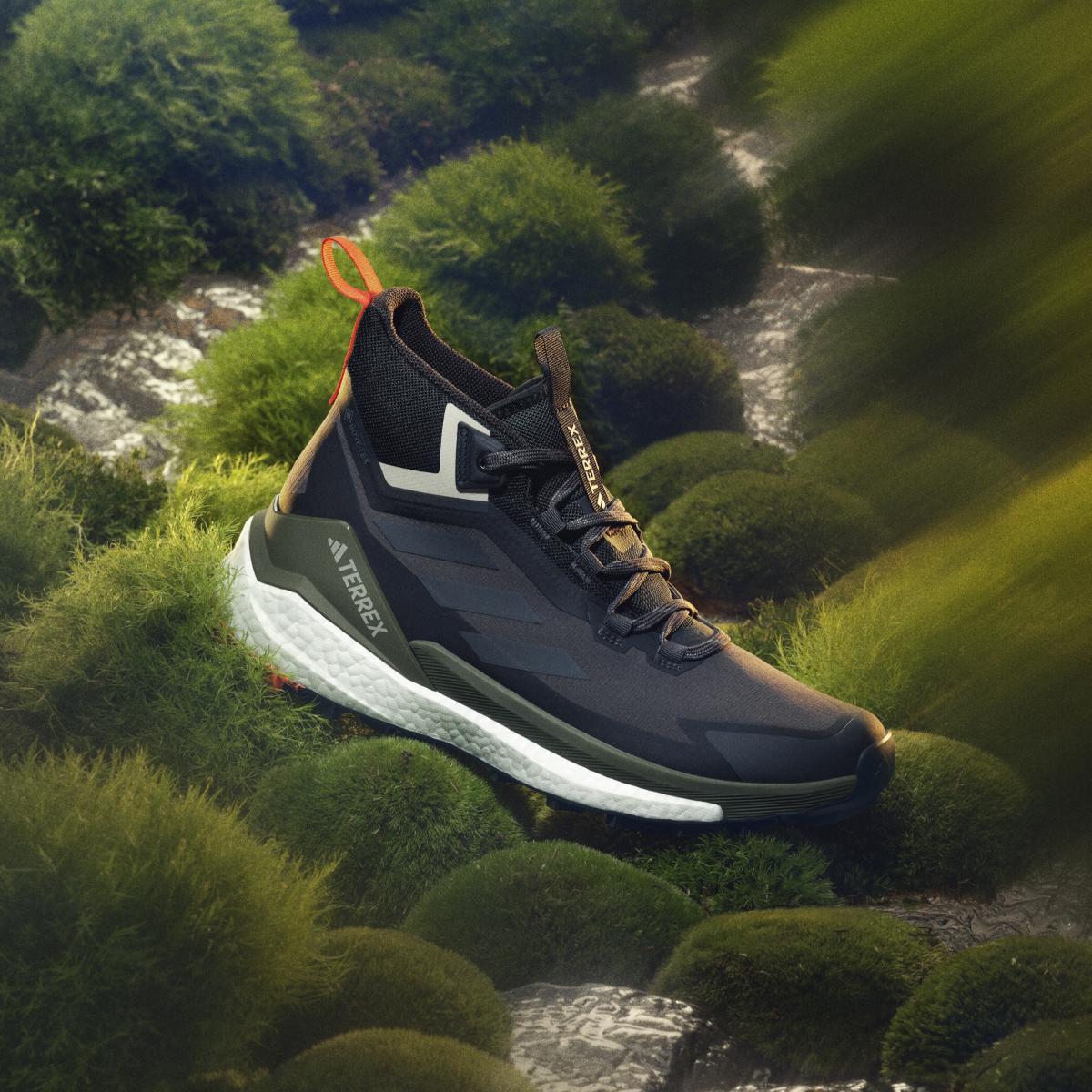 product/a/d/adidas_ie3362_24_footwear_photography_descmrktng_view_1.jpg