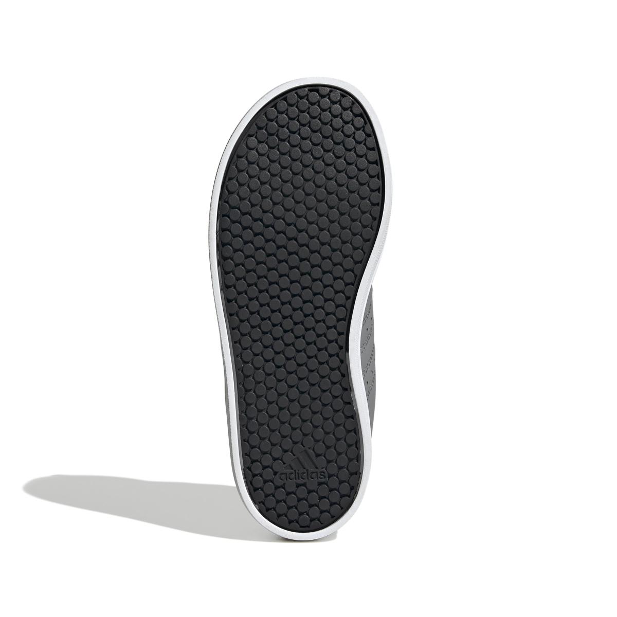 product/a/d/adidas_ie3469_4_footwear_photography_bottom_view_white-nw052424.jpg