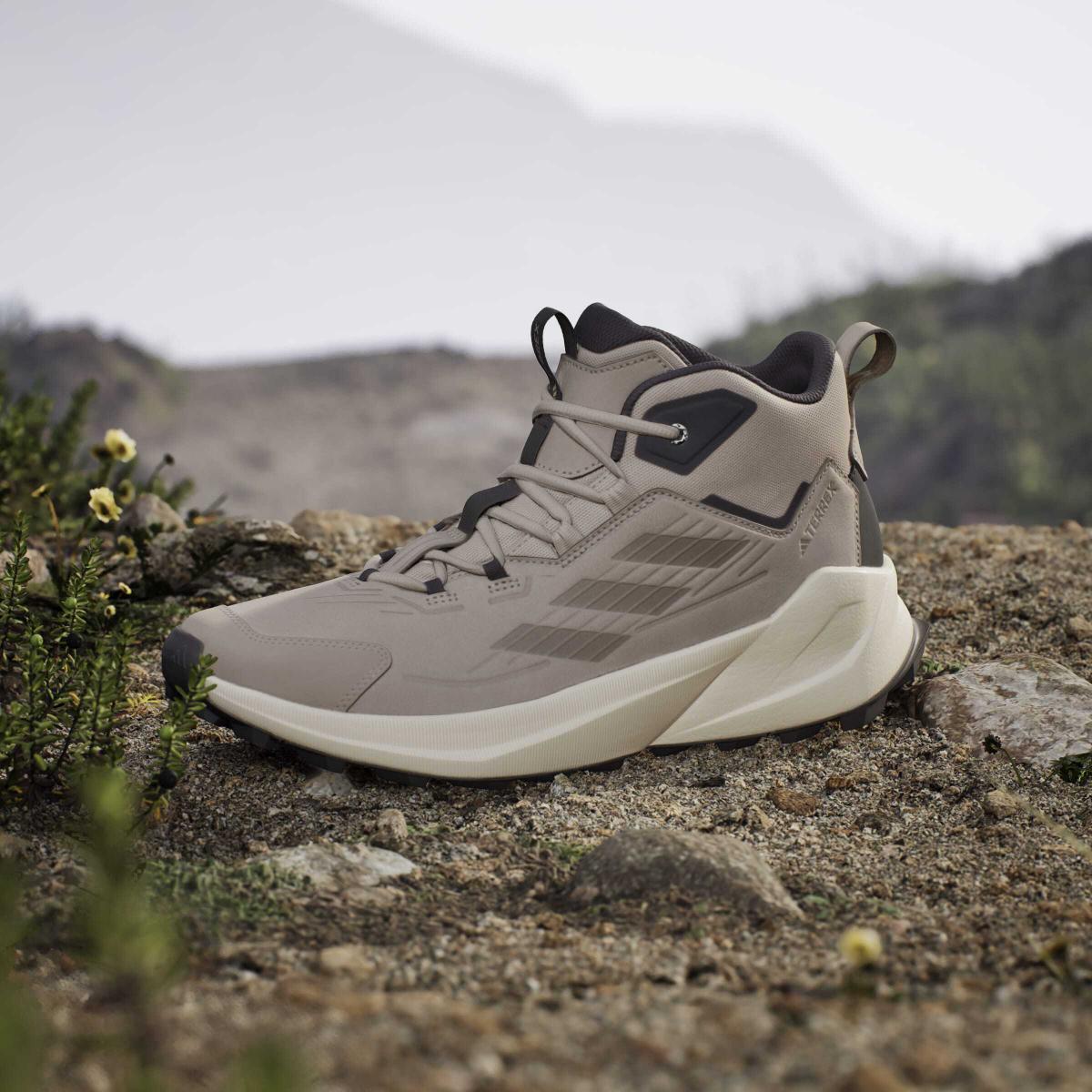 product/a/d/adidas_if6548_18_footwear_photography_heromrktng_view_7-nw091625.jpg