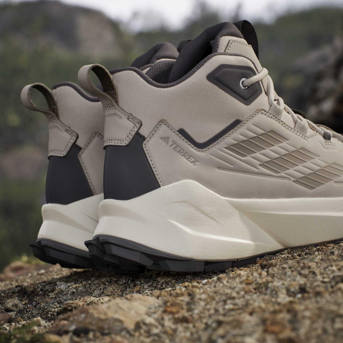 product/a/d/adidas_if6548_21_footwear_photography_heromrktng_view_10-nw091625.jpg
