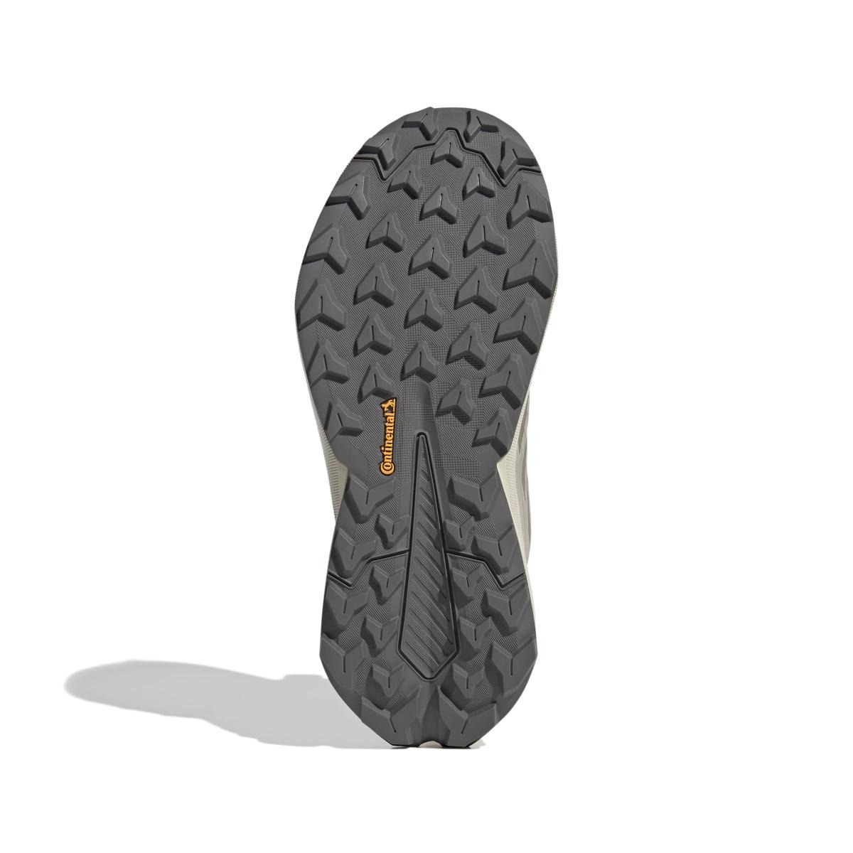 product/a/d/adidas_if6548_4_footwear_photography_bottom_view_white-nw091625.jpg