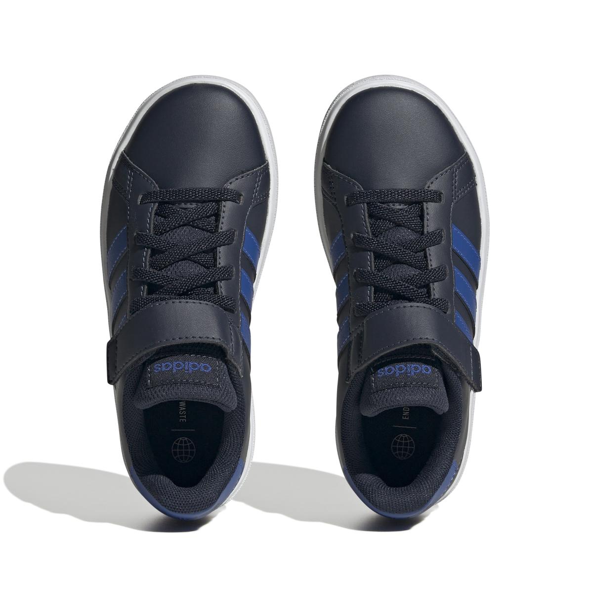 product/a/d/adidas_ig4839_3_footwear_photography_top_portrait_view_white-nw091625.jpg