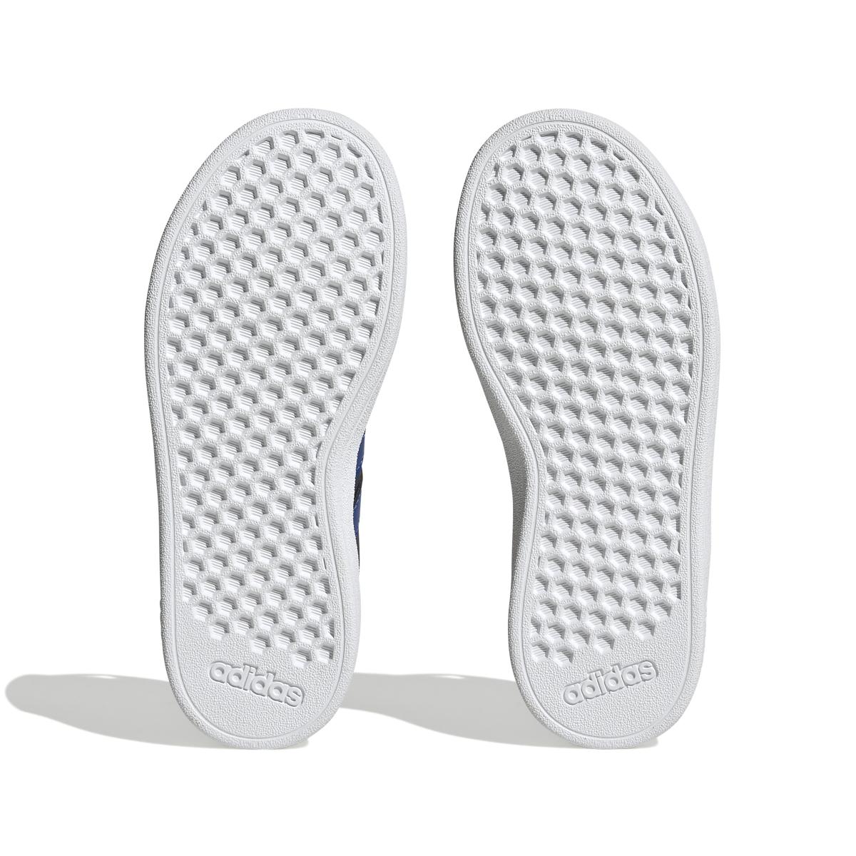 product/a/d/adidas_ig4839_4_footwear_photography_bottom_view_white-nw091625.jpg