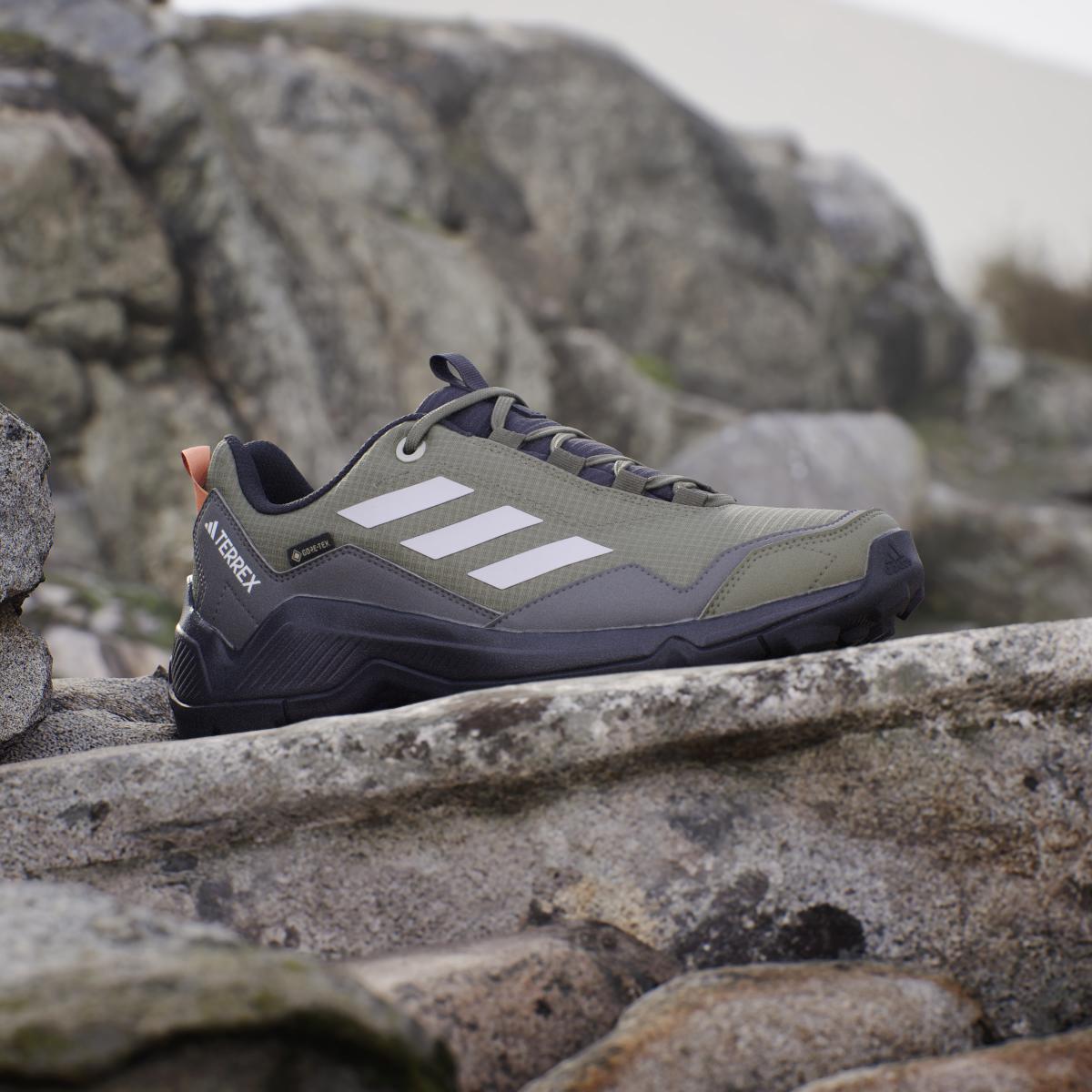 product/a/d/adidas_ig8861_14_footwear_photography_heromrktng_view_3.jpg