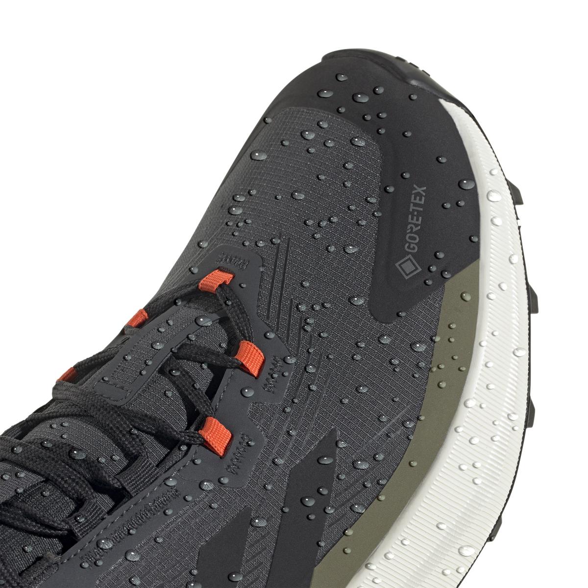 product/a/d/adidas_ih3737_9_footwear_photography_detail_view_2_white-nw091625.jpg