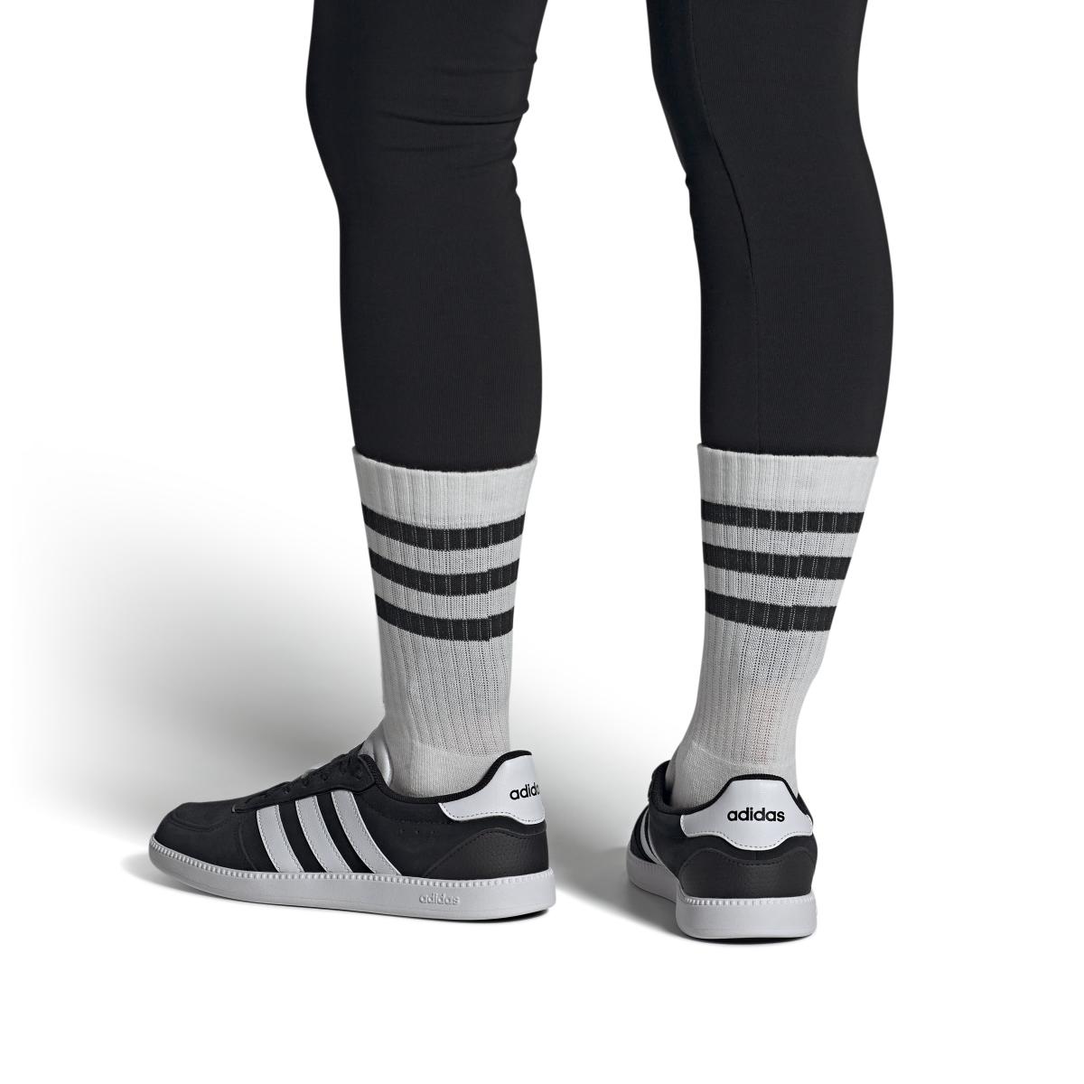 product/a/d/adidas_ih5466_10_footwear_on_model_front_view_whiterep2.jpg