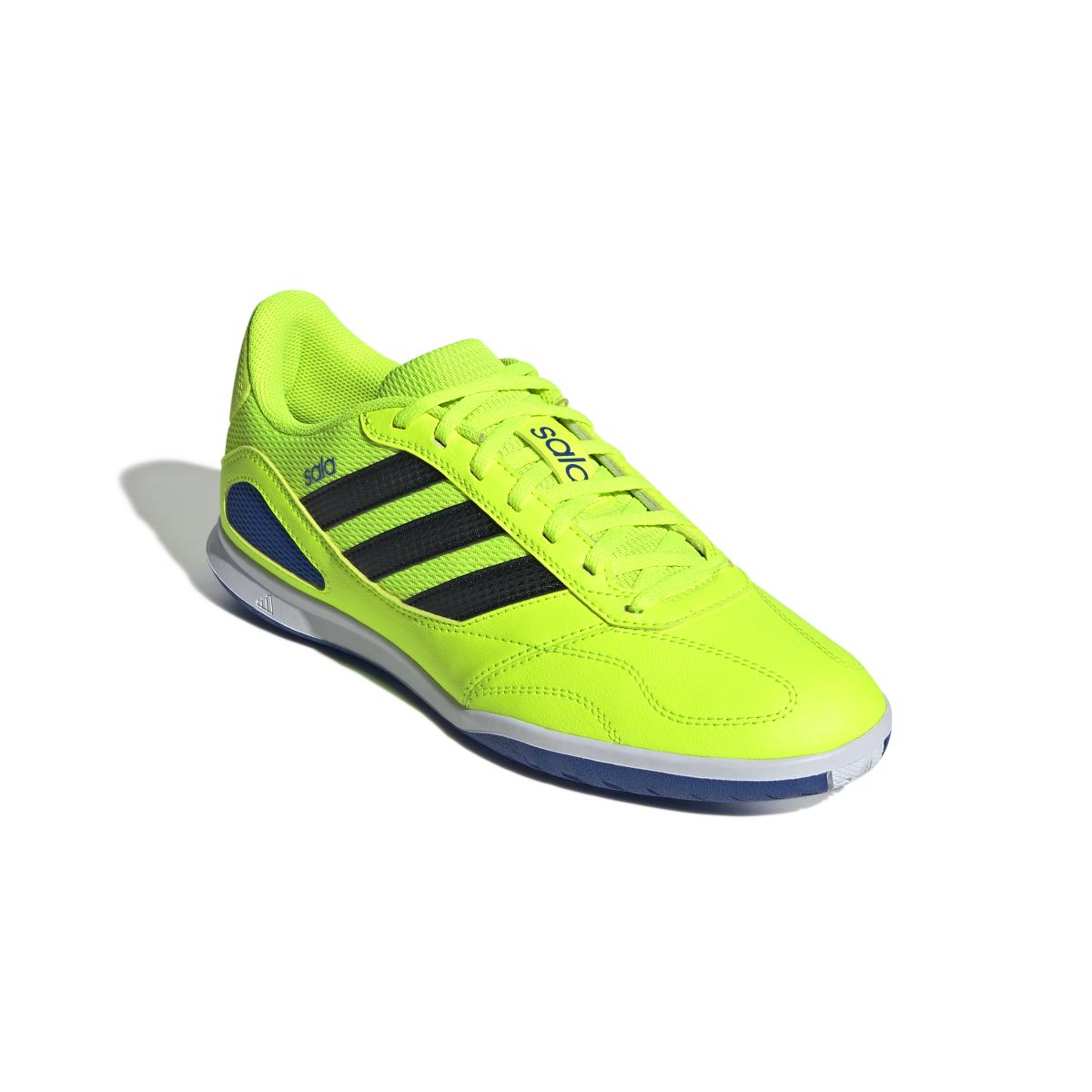 product/a/d/adidas_ih7687_5_footwear_photography_front_lateral_top_view_white-nw091625.jpg