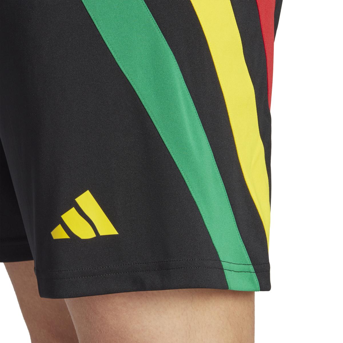 product/a/d/adidas_ik5736_6_apparel_on_model_detail_view_1_white.jpg