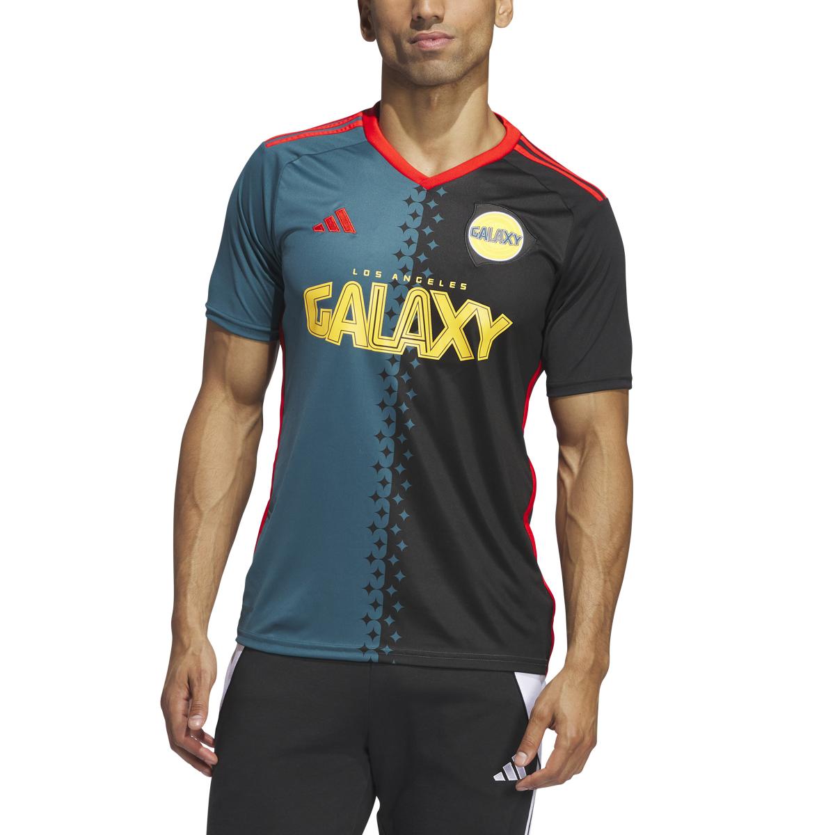 product/a/d/adidas_in4290_5_apparel_on_model_front_view_white.jpg