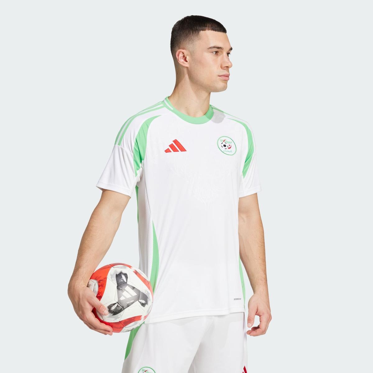 product/a/d/adidas_it2731_white_4.jpg