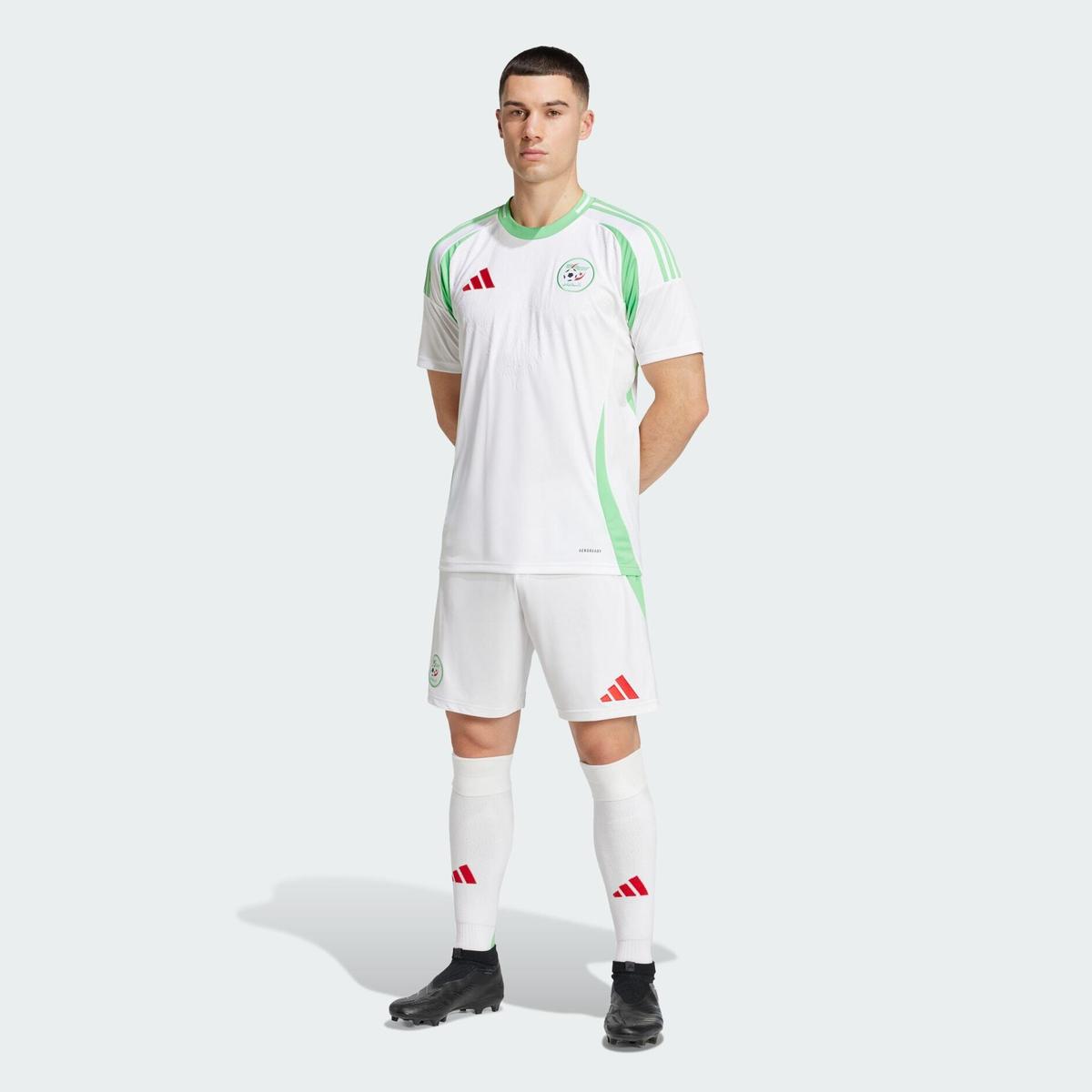 product/a/d/adidas_it2731_white_8.jpg