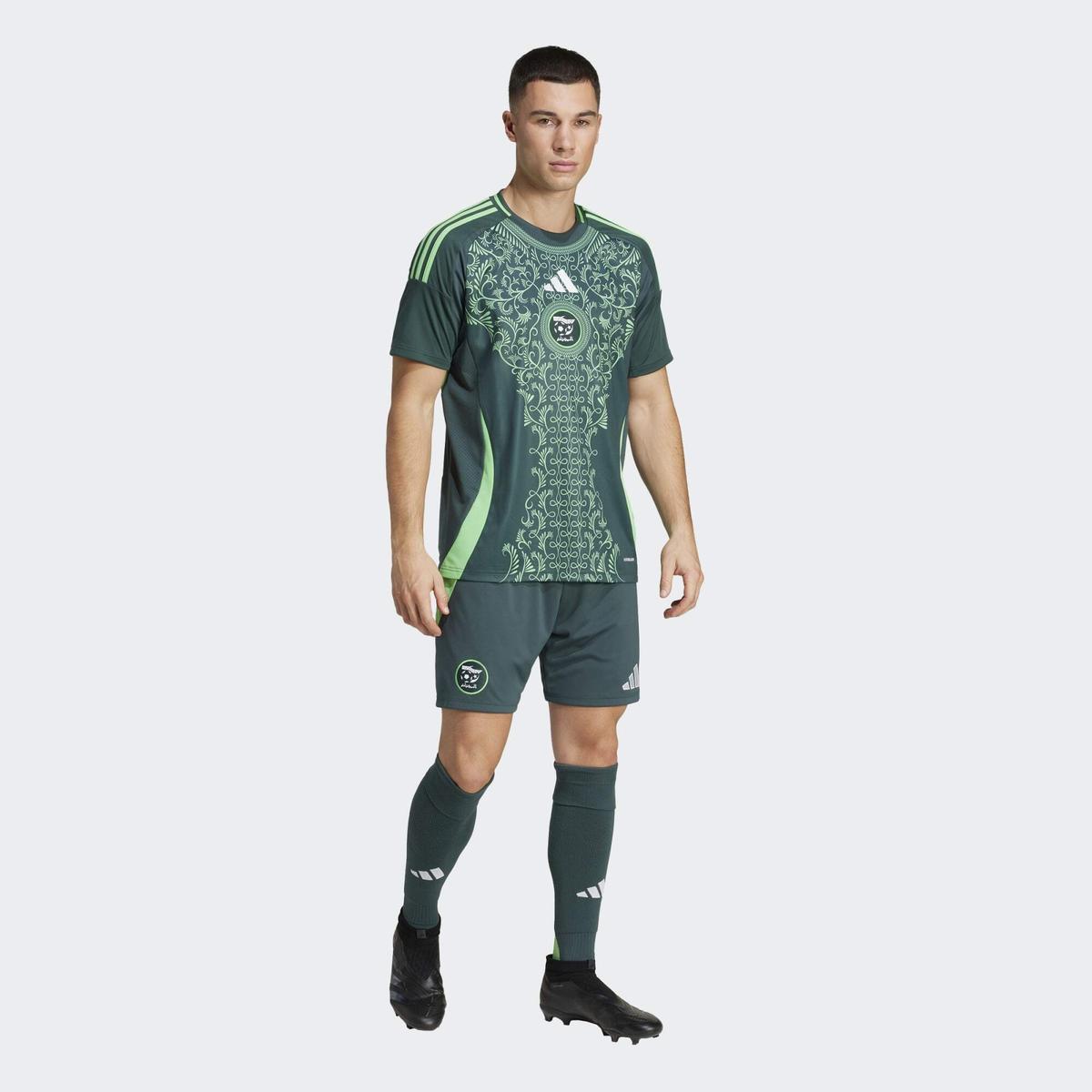 product/a/d/adidas_it2733_green_5.jpg