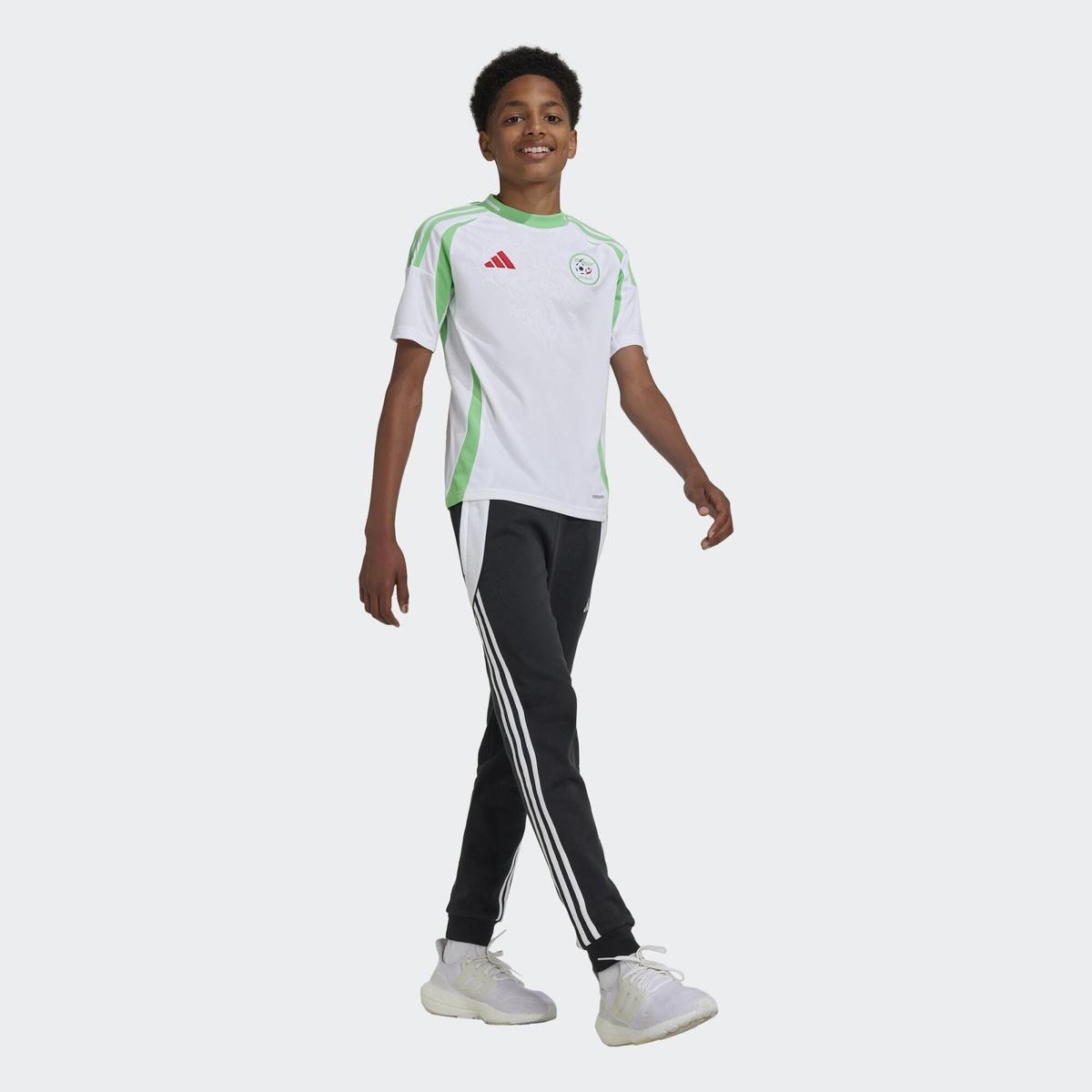 product/a/d/adidas_it2742_white_9.jpg