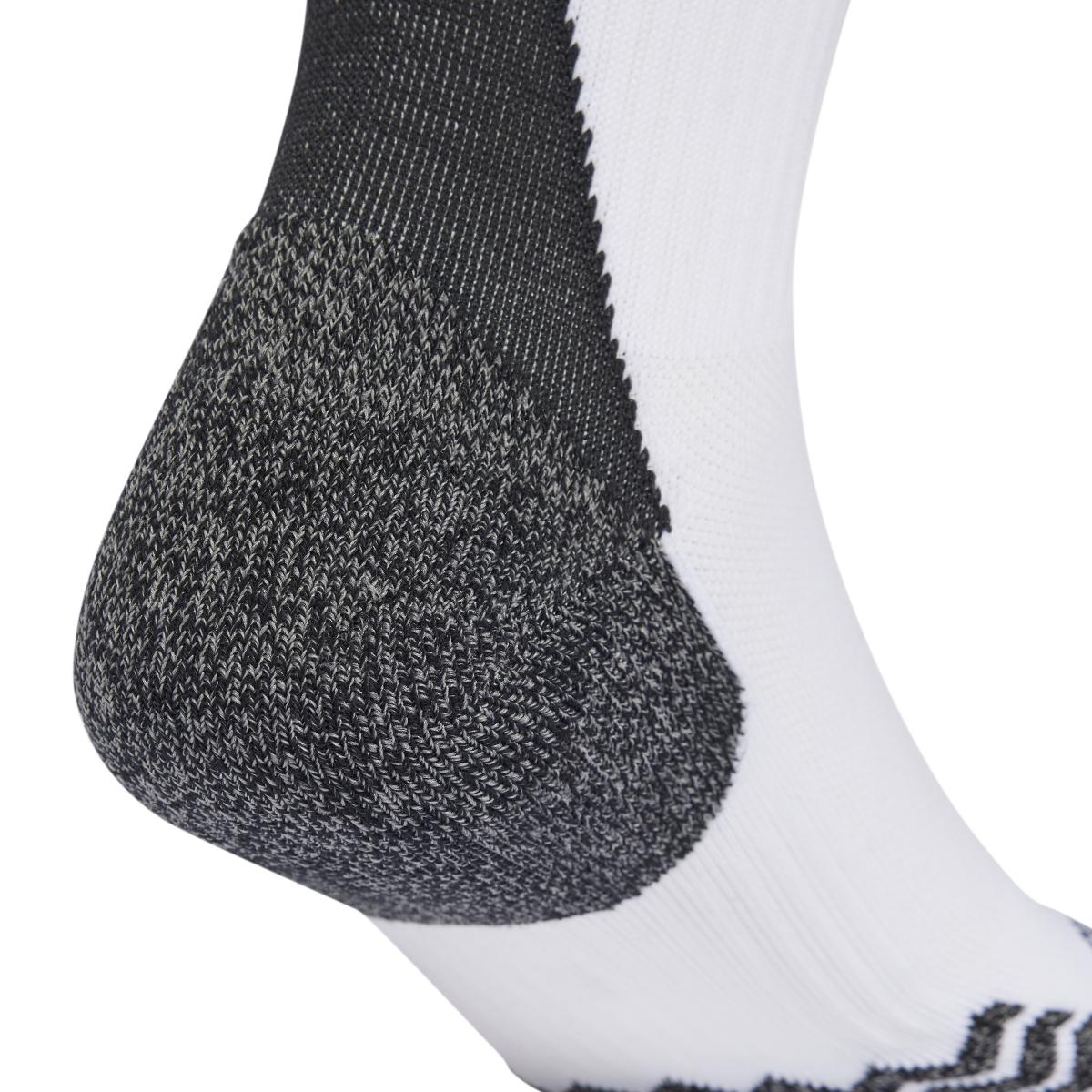 product/a/d/adidas_it5537_3_hardware_photography_detail_view_2_white.jpg