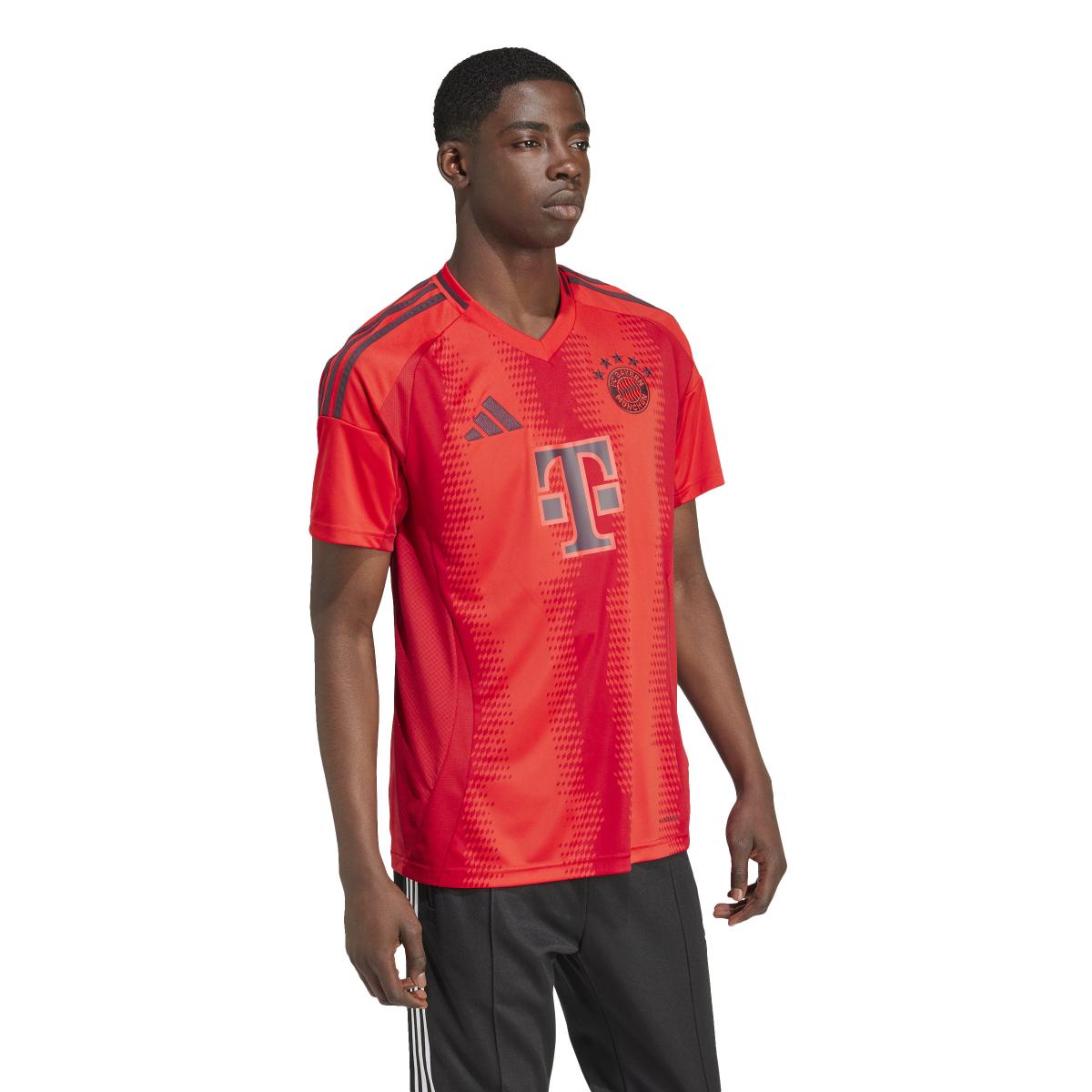 product/a/d/adidas_it8511_7_apparel_on_model_walking_view_whiterep2.jpg