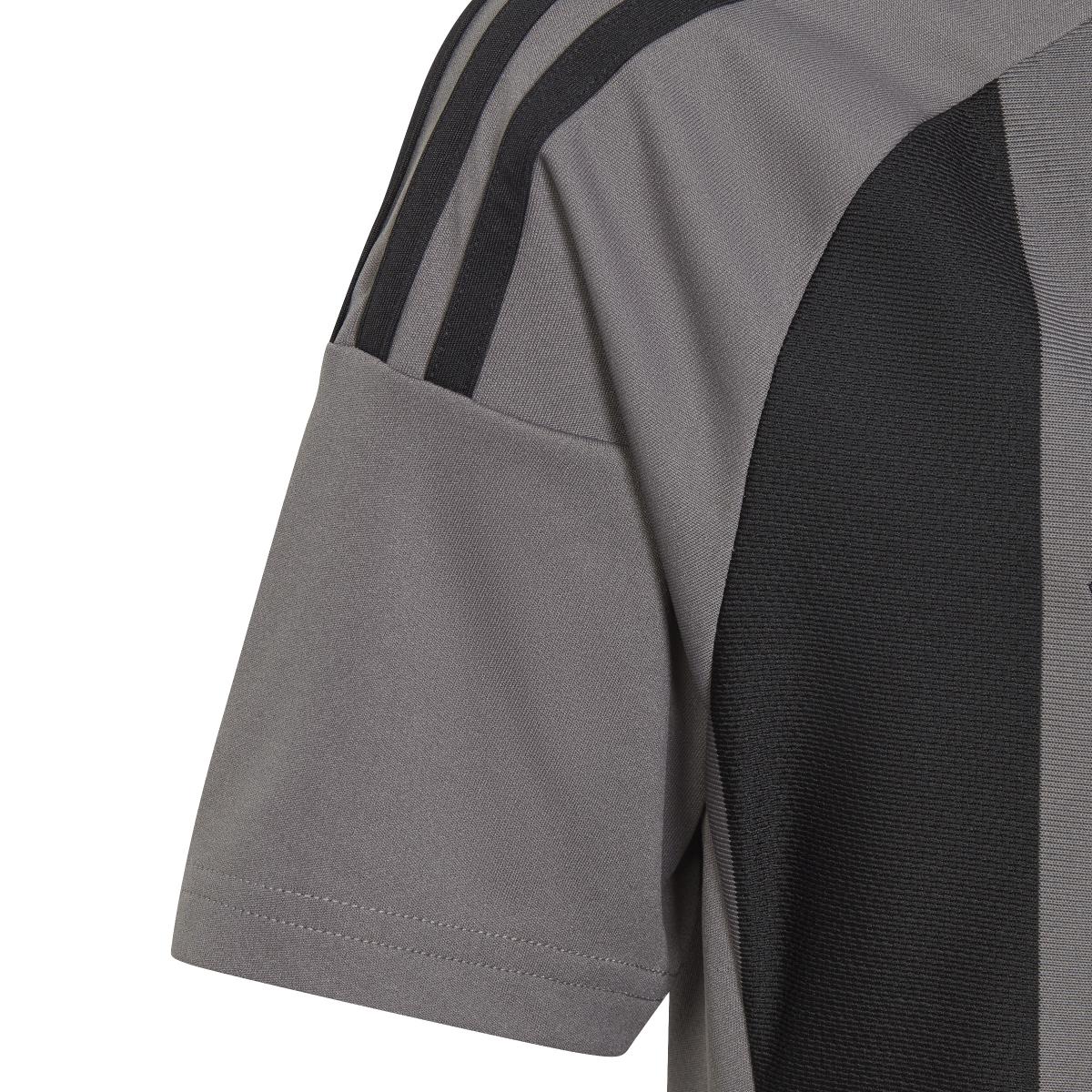 product/a/d/adidas_iw2132_4_apparel_photography_detail_view_2_white-nw032624.jpg