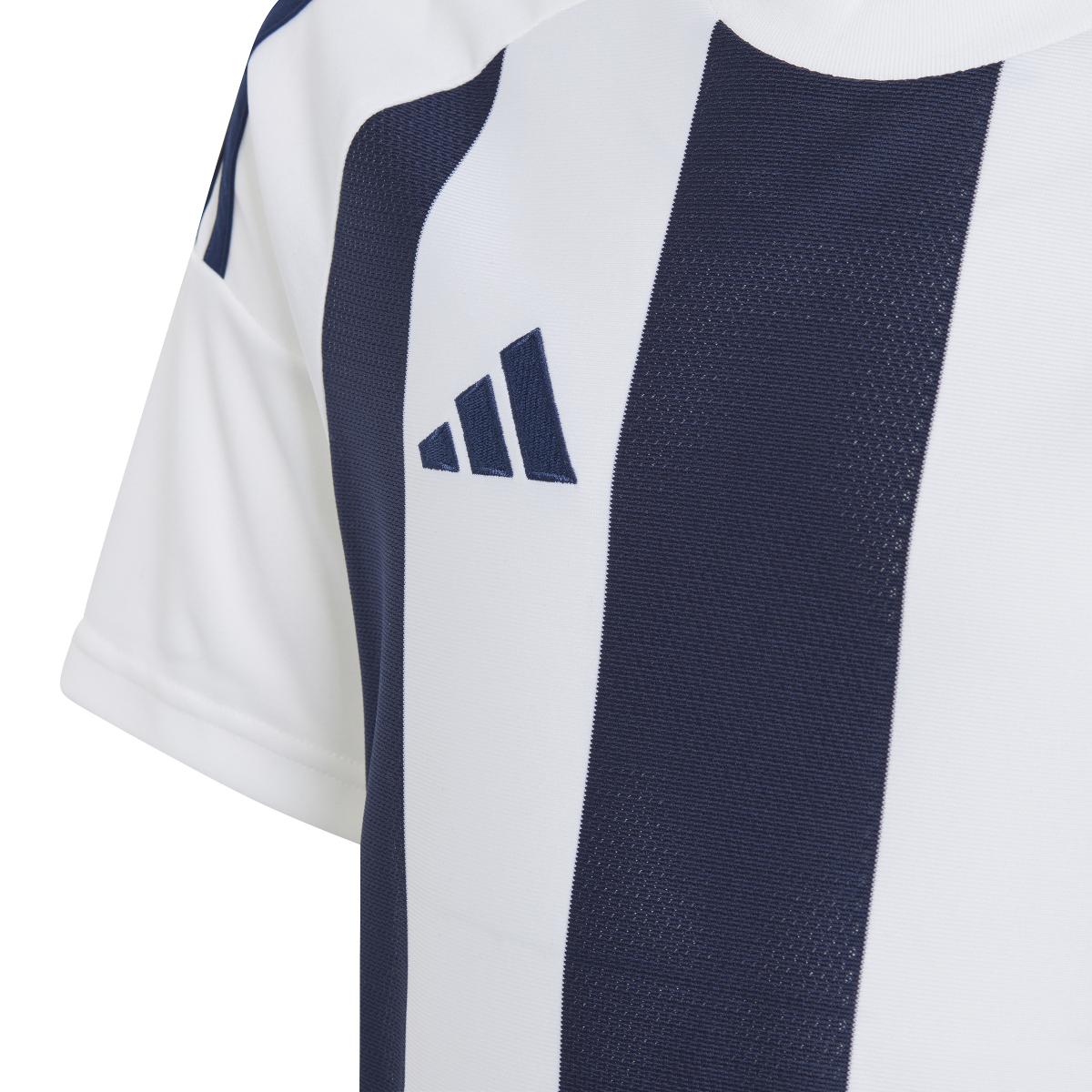 product/a/d/adidas_iw2140_4_apparel_photography_detail_view_2_white-nw032624.jpg
