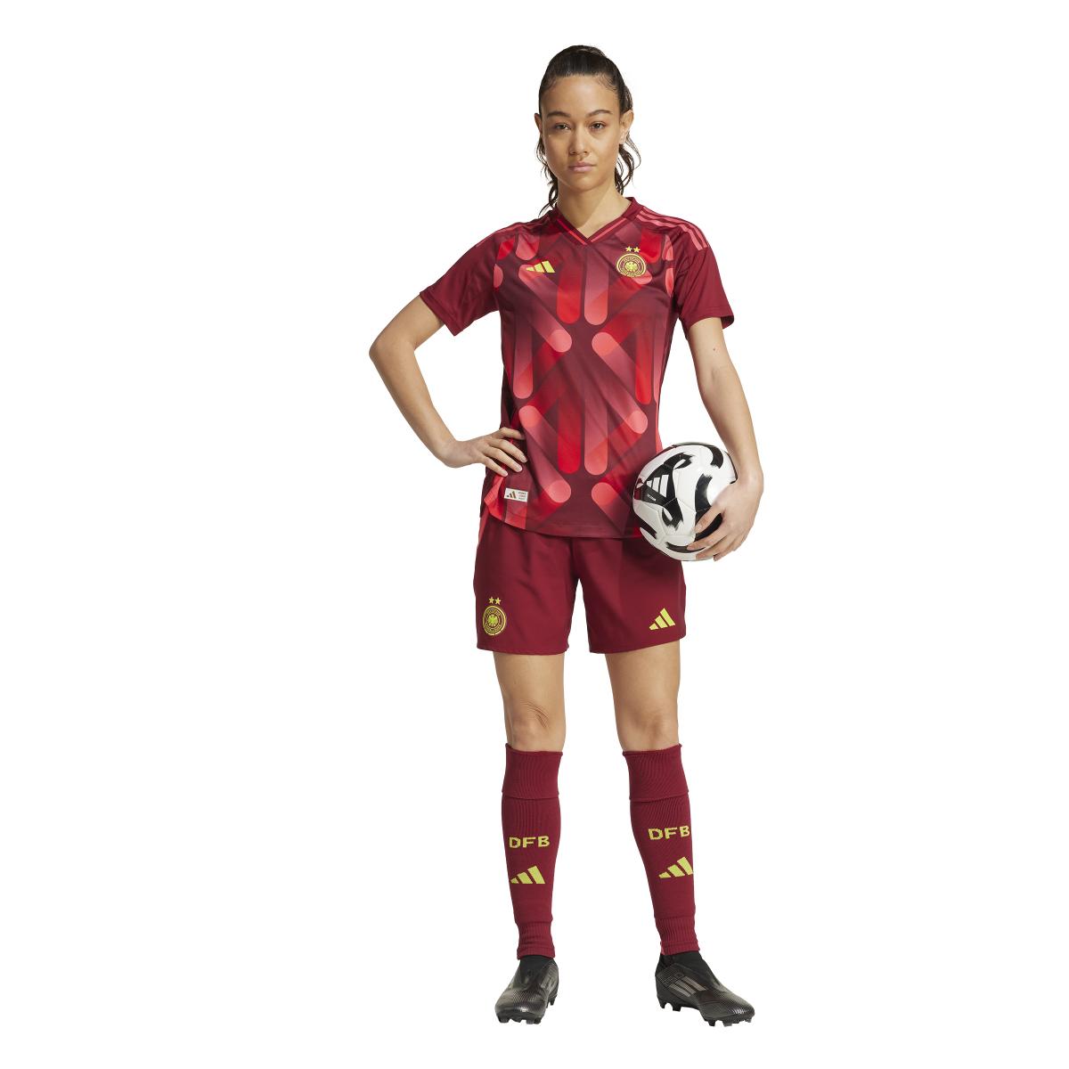 product/a/d/adidas_jf2606_tecobu_15.jpg