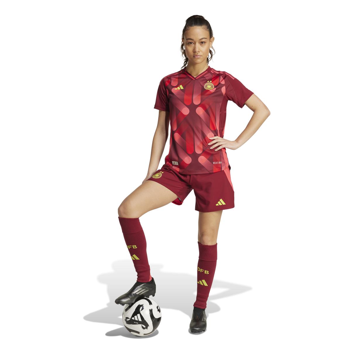 product/a/d/adidas_jf2609_5_apparel_on_model_standard_outfit_view_white.jpg