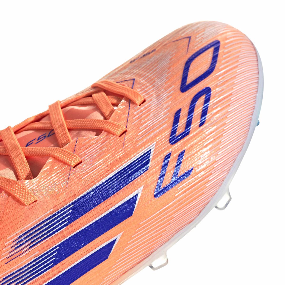 product/a/d/adidas_jh7715_8_footwear_photography_detail_view_2_white.jpg