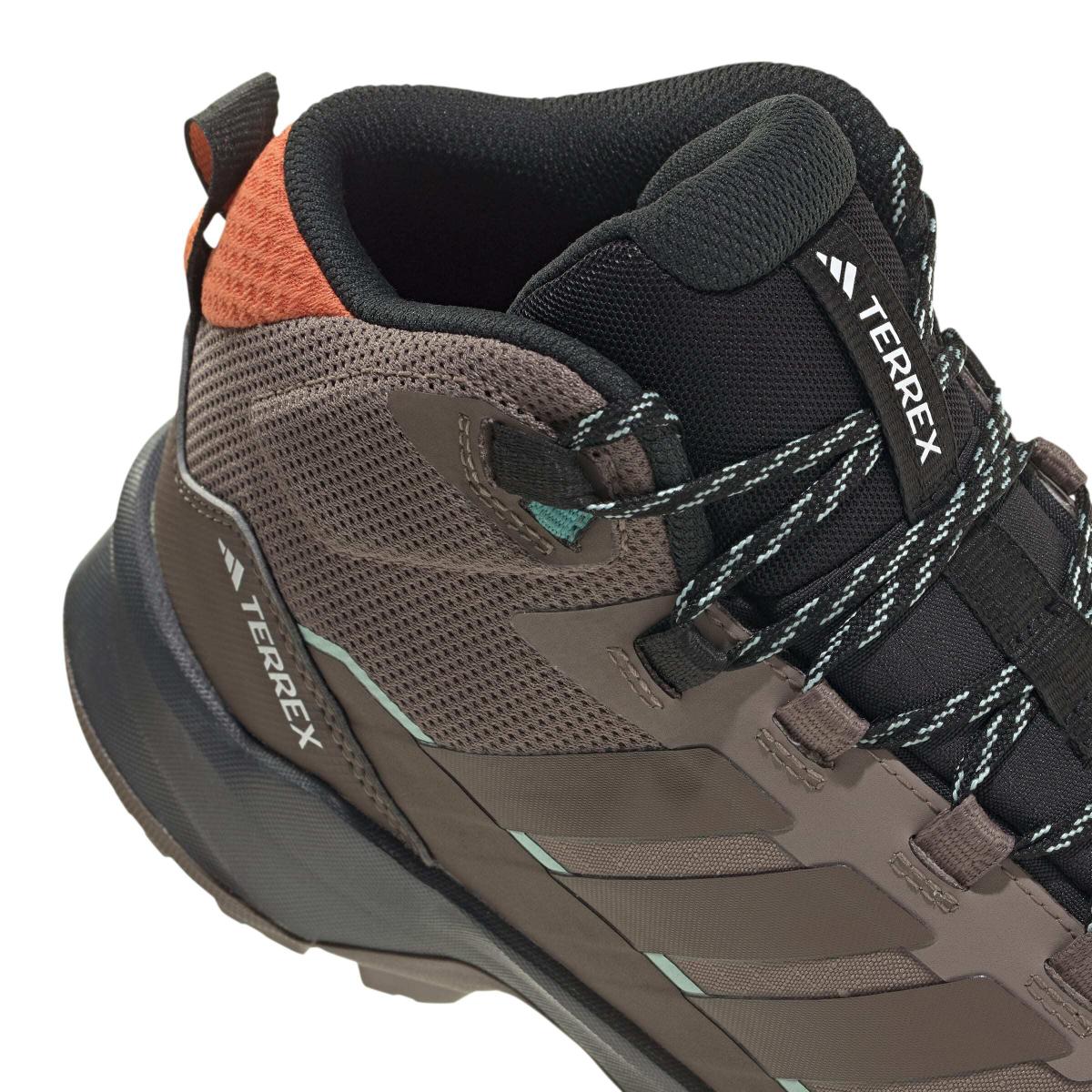 product/a/d/adidas_jh7808_8_footwear_photography_detail_view_1_white-nw091625.jpg