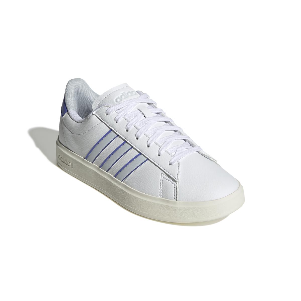 product/a/d/adidas_jh8676_6_footwear_photography_front_lateral_top_view_white-nw091625.jpg
