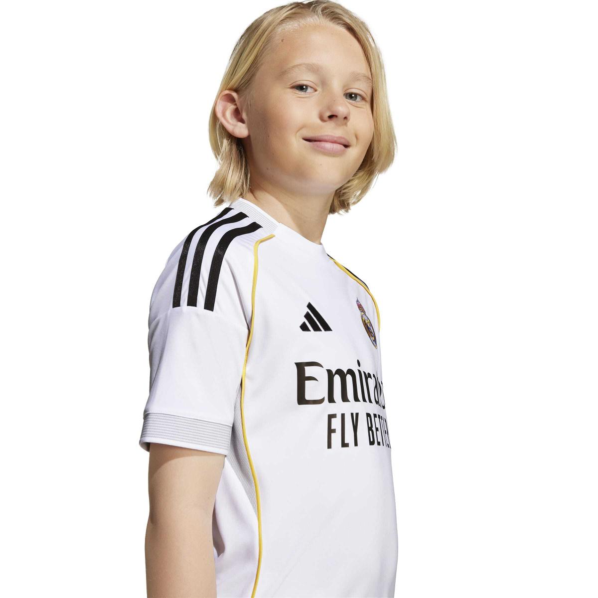 product/a/d/adidas_jn8889_10_apparel_on_model_detail_view_2_white.jpg
