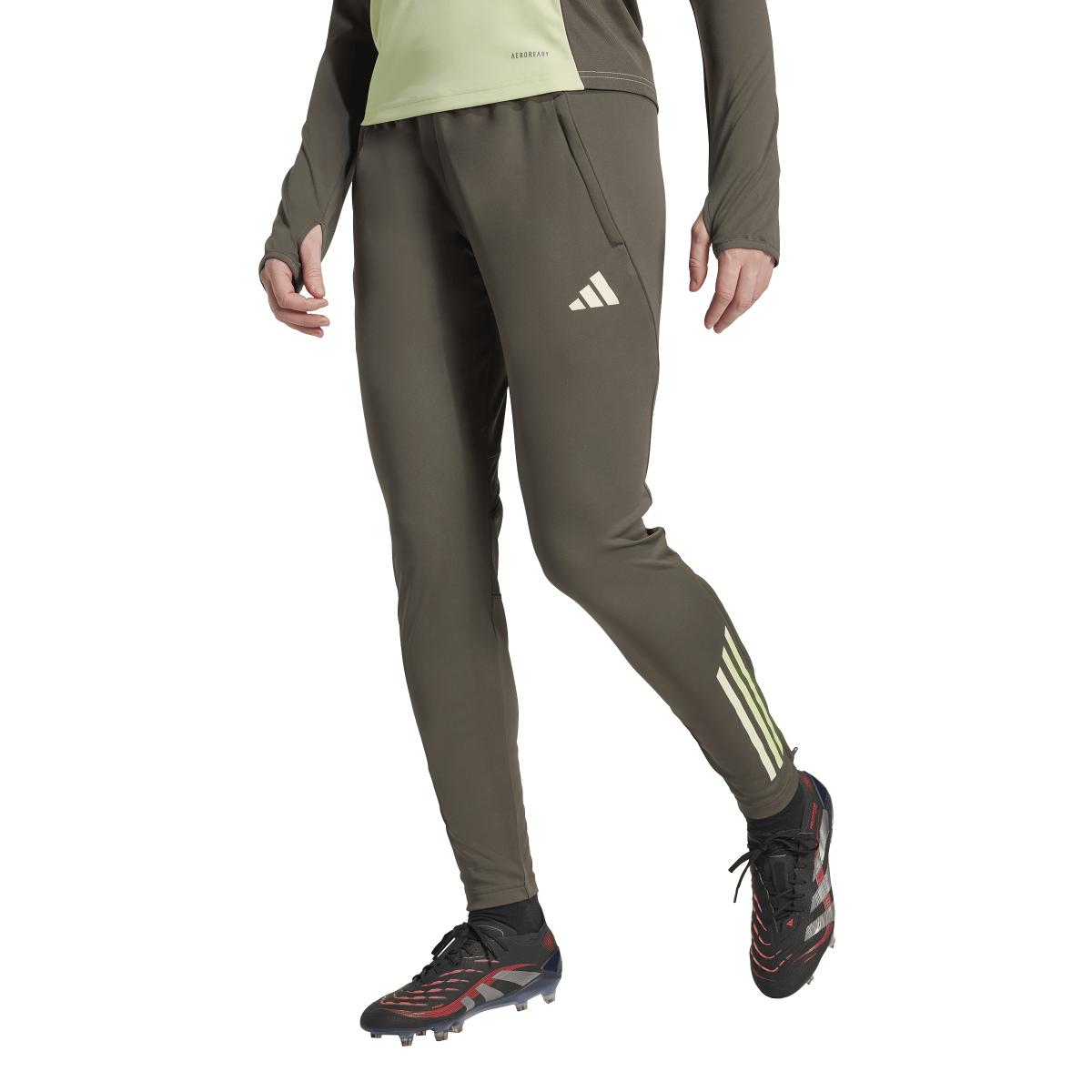 product/a/d/adidas_jp3984_utigre_2.jpg