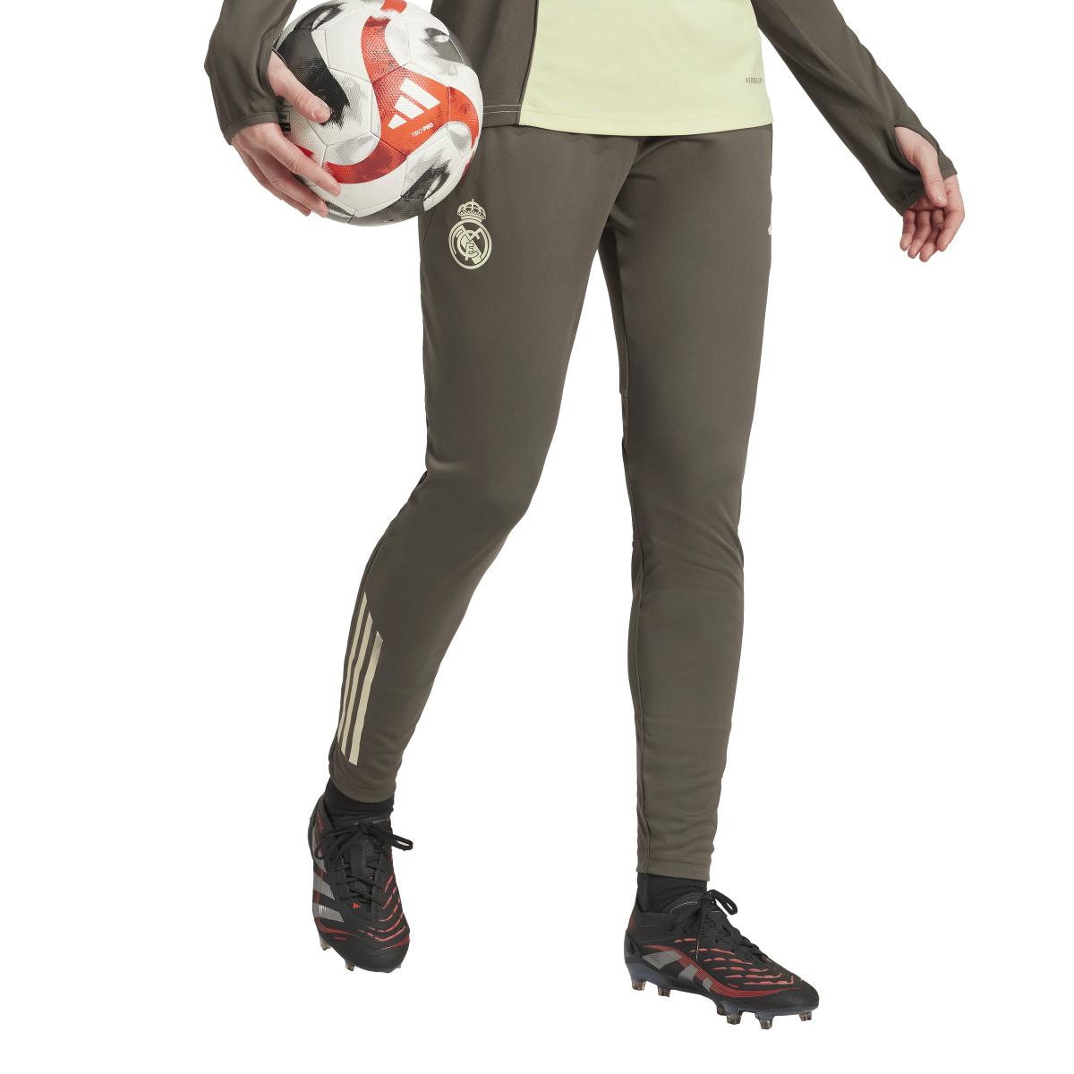 product/a/d/adidas_jp3984_utigre_4.jpg