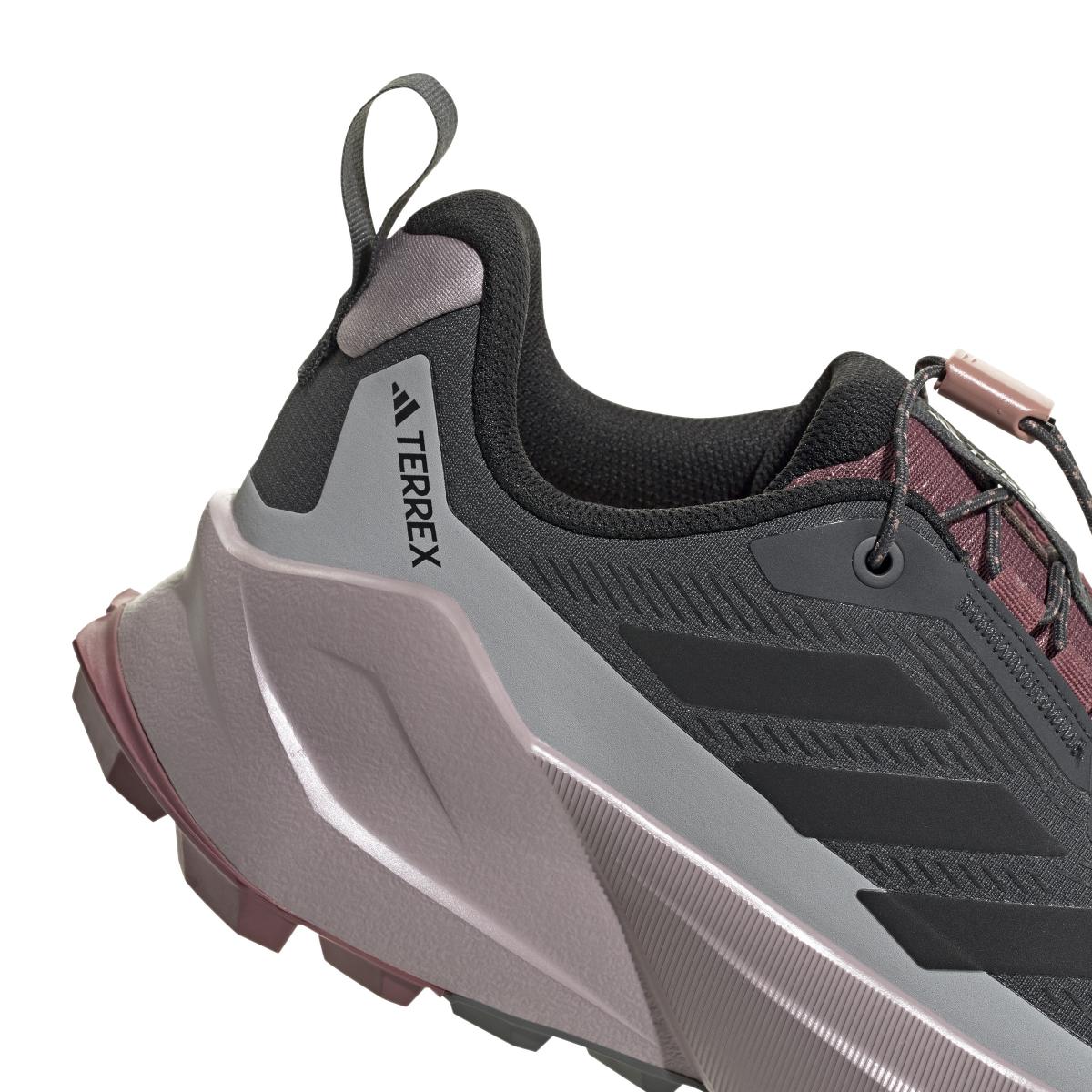 product/a/d/adidas_jp5241_9_footwear_photography_detail_view_2_white-nw091625.jpg