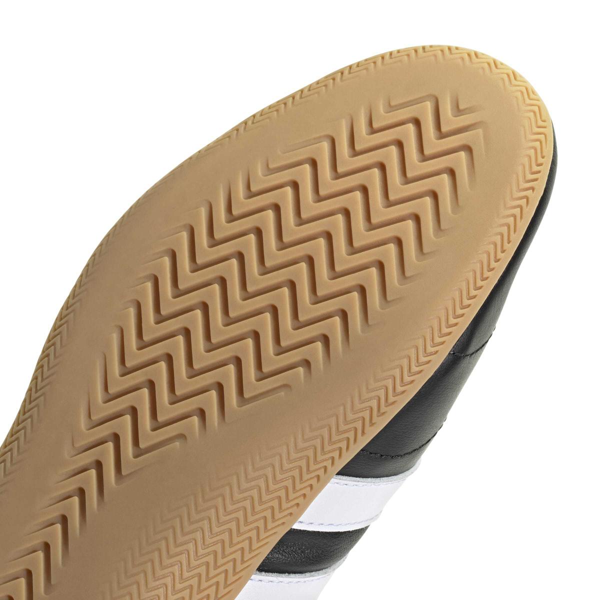 product/a/d/adidas_jq9684_9_footwear_photography_detail_view_2_white-nw091625.jpg