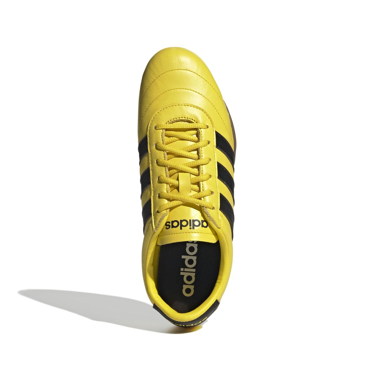 product/a/d/adidas_jq9693_3_footwear_photography_top_portrait_view_white-nw091625.jpg