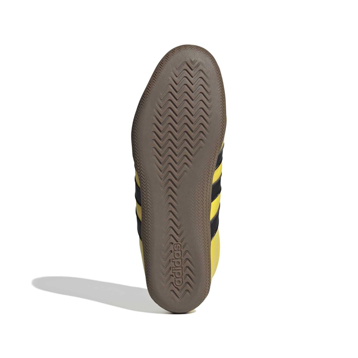 product/a/d/adidas_jq9693_4_footwear_photography_bottom_view_white-nw091625.jpg