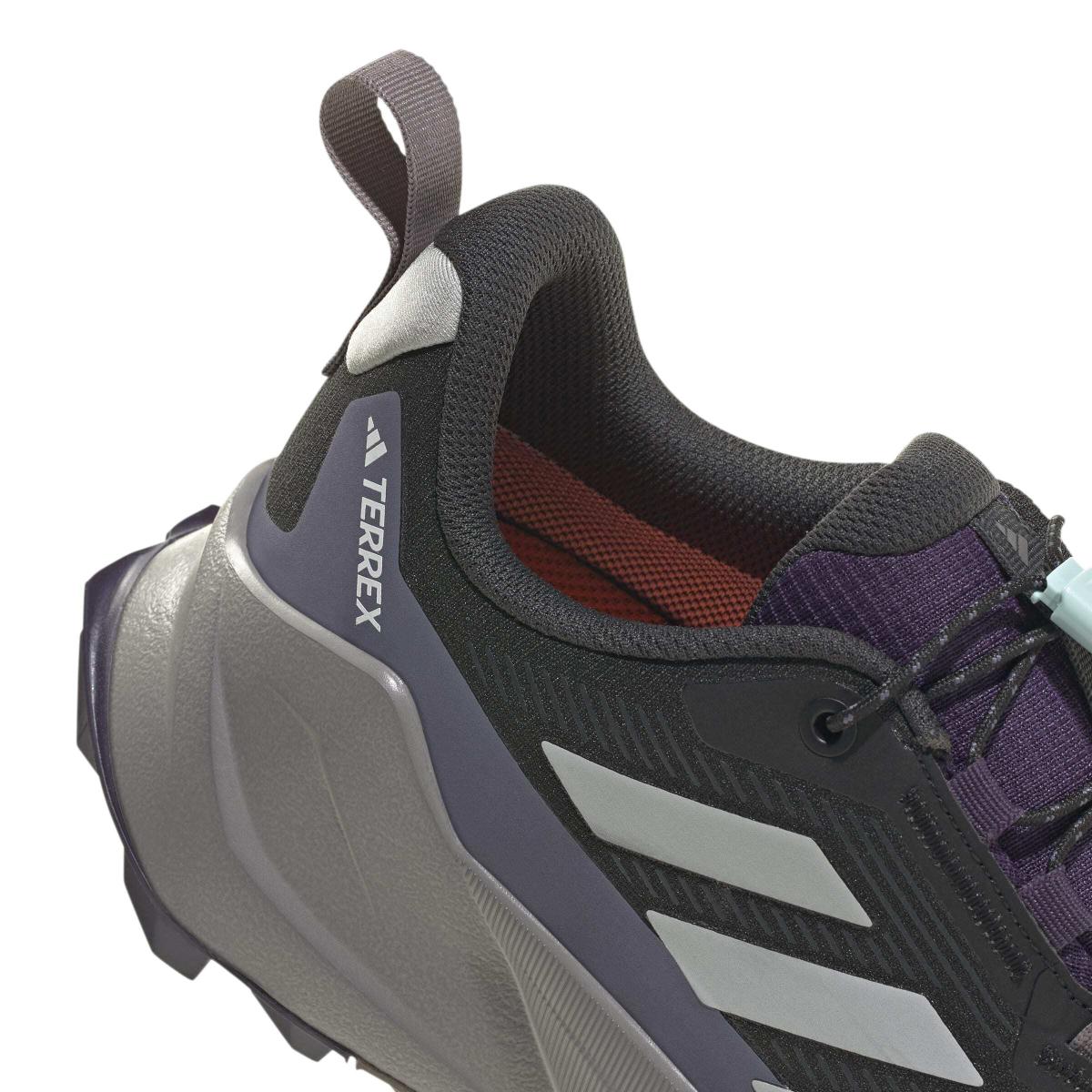 product/a/d/adidas_jq9943_8_footwear_photography_detail_view_1_white-nw091625.jpg