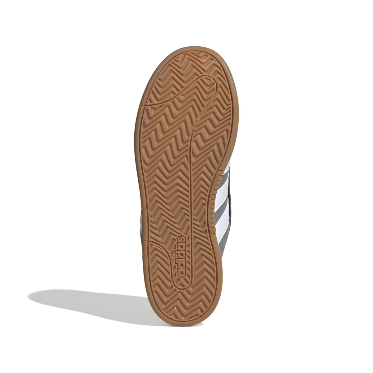 product/a/d/adidas_jr0542_4_footwear_photography_bottom_view_white-nw091625.jpg